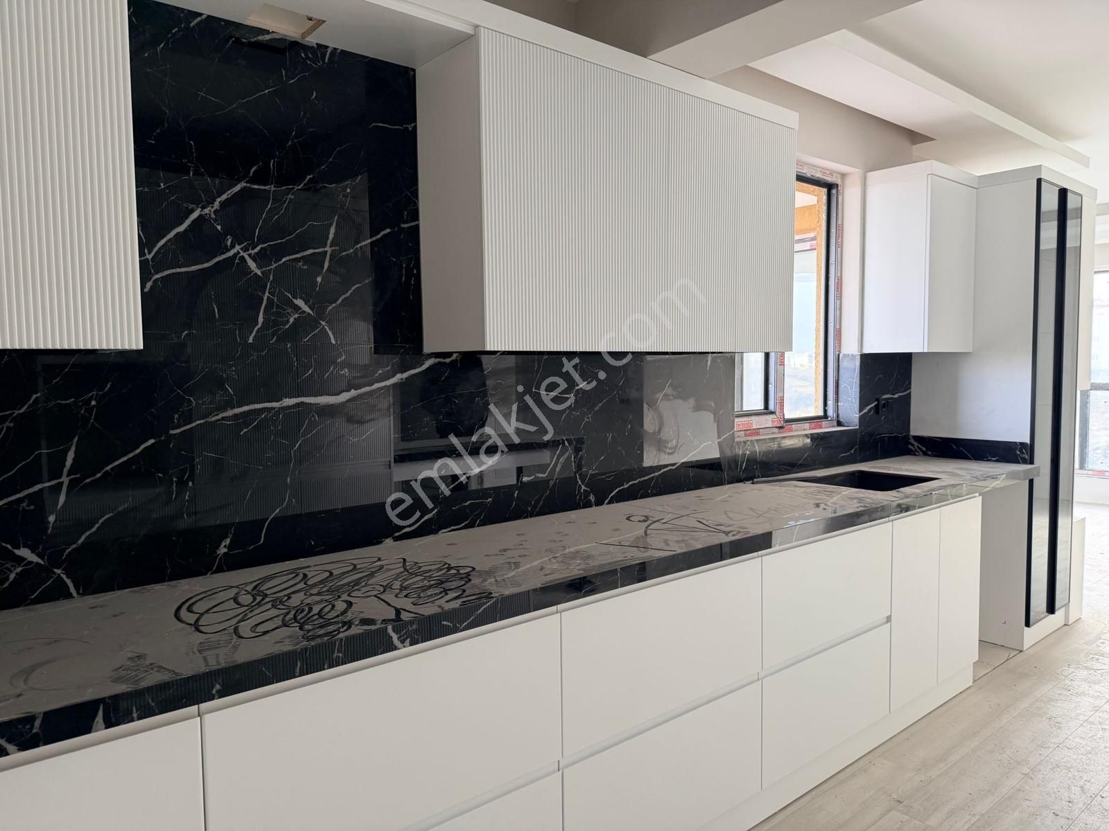 Deka Gayrimenkul Gökdelenler Bölgesinde Site İçi Fırsat 4+1 - Görsel 31