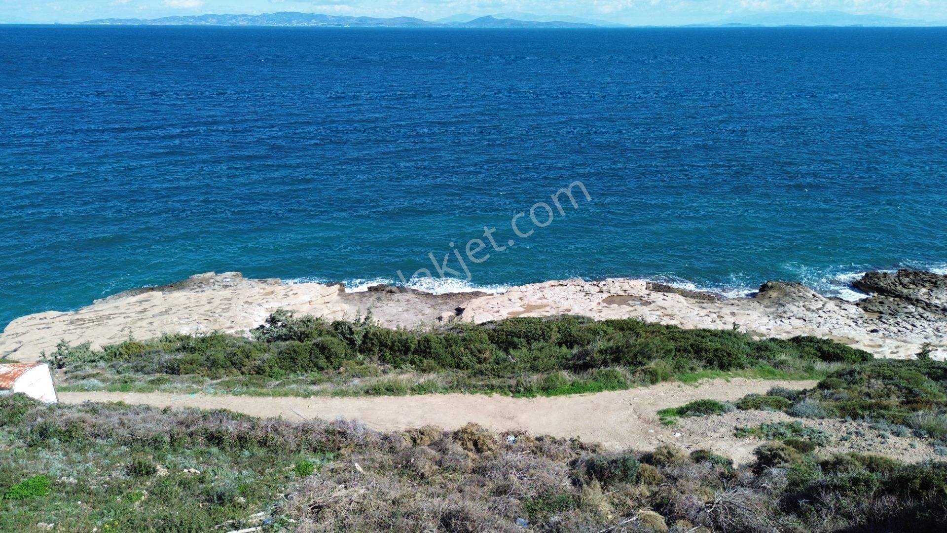 Karaburun Boyabağı'nda Denize Sıfır 2+1 Eşyalı Daire - Görsel 35