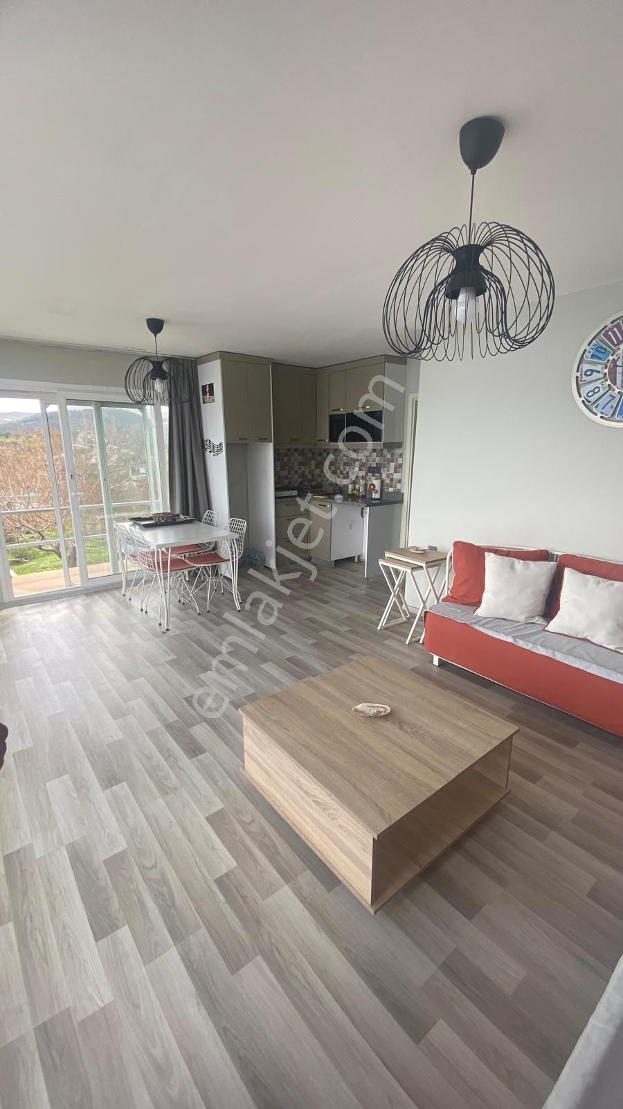 Karaburun Boyabağı'nda Denize Sıfır 2+1 Eşyalı Daire - Görsel 17