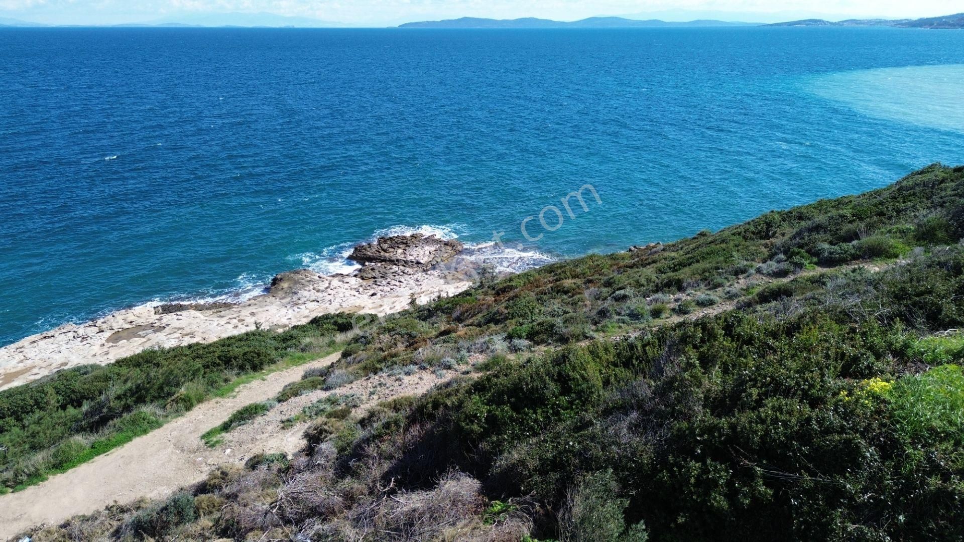 Karaburun Boyabağı'nda Denize Sıfır 2+1 Eşyalı Daire - Görsel 34