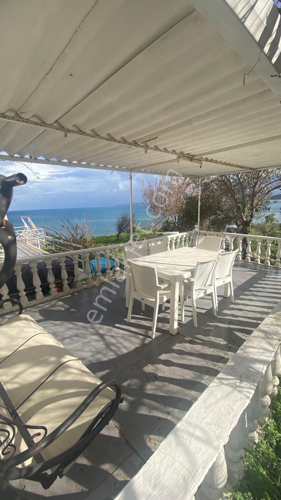 Karaburun Boyabağı'nda Denize Sıfır 2+1 Eşyalı Daire - Görsel 18