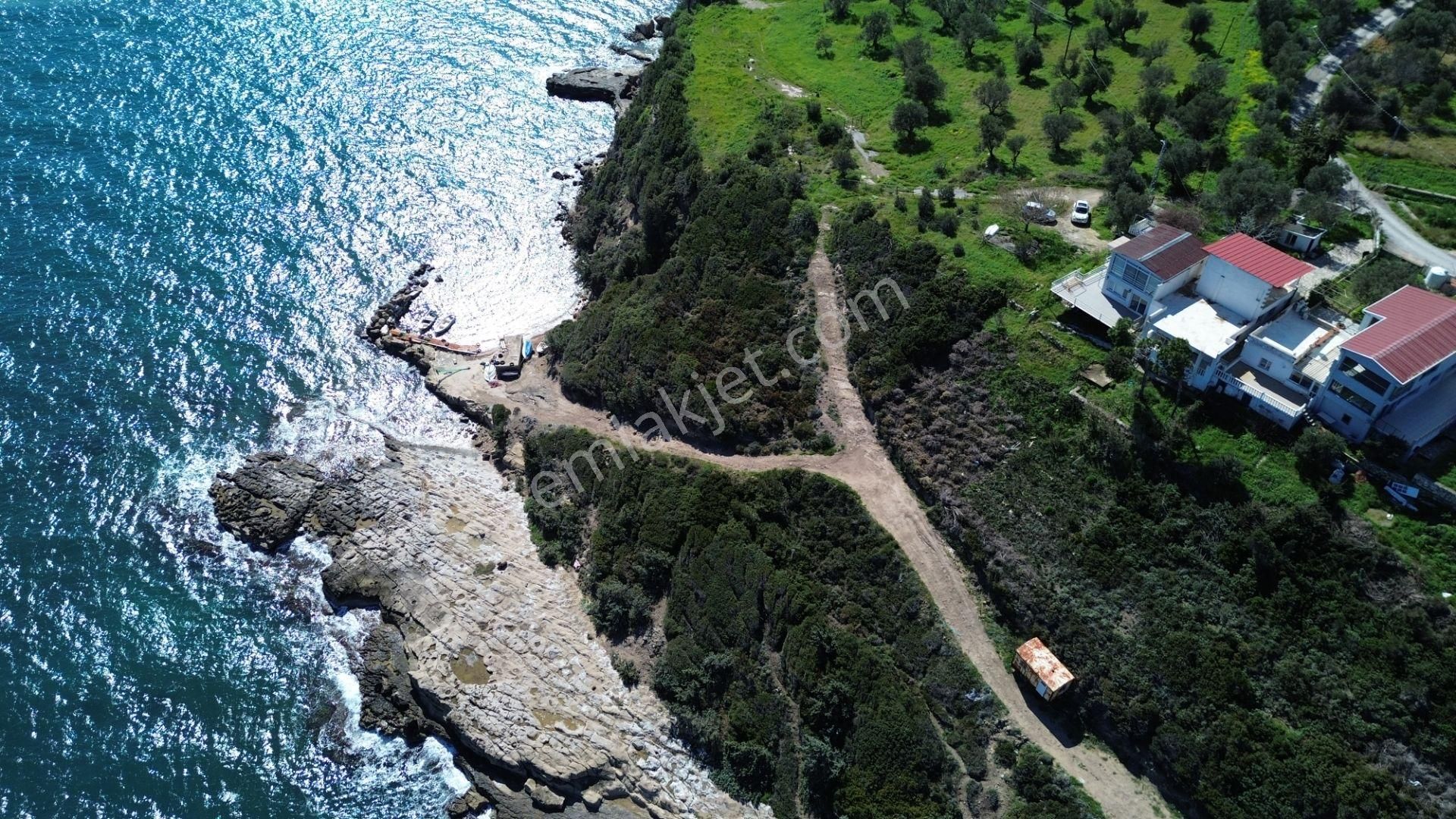 Karaburun Boyabağı'nda Denize Sıfır 2+1 Eşyalı Daire - Görsel 28