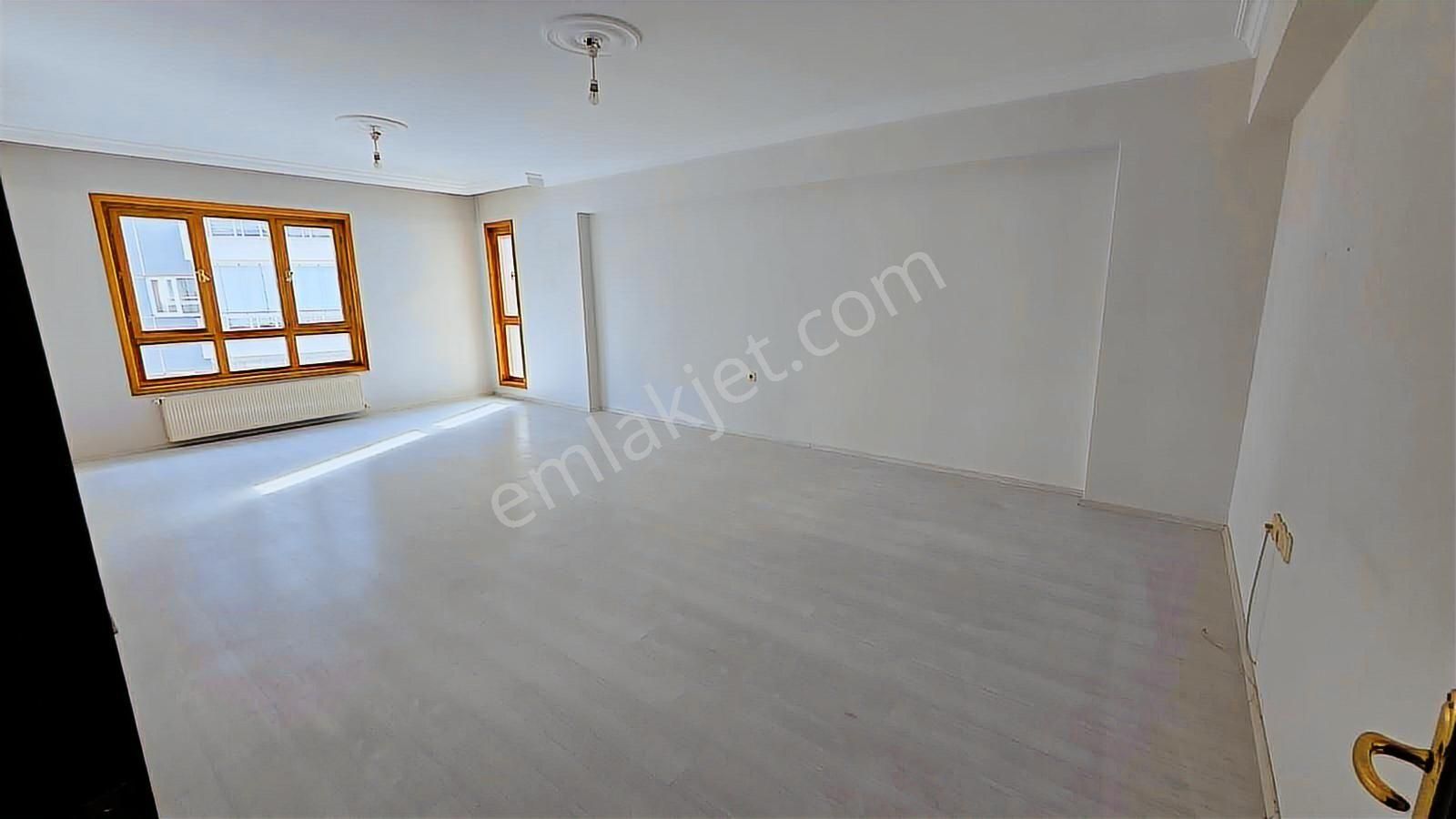 Temiz - Bakımlı - Yenilenmiş ! İşçi Blokları/çiğdem Kesişiminde