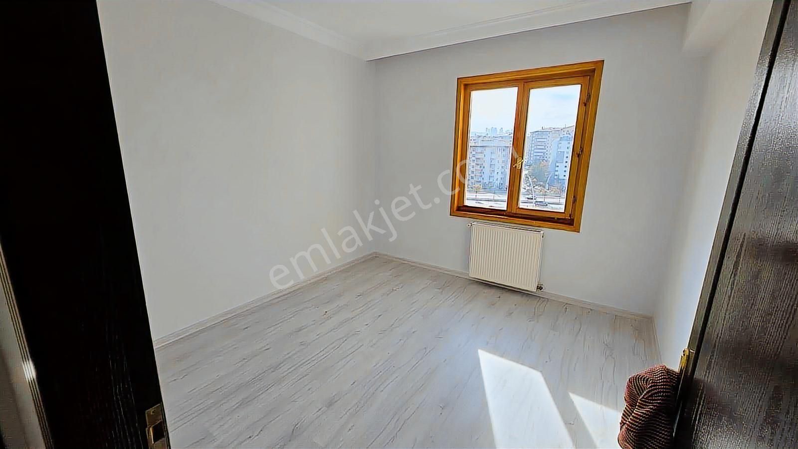 Temiz - Bakımlı - Yenilenmiş ! İşçi Blokları/çiğdem Kesişiminde - Görsel 2