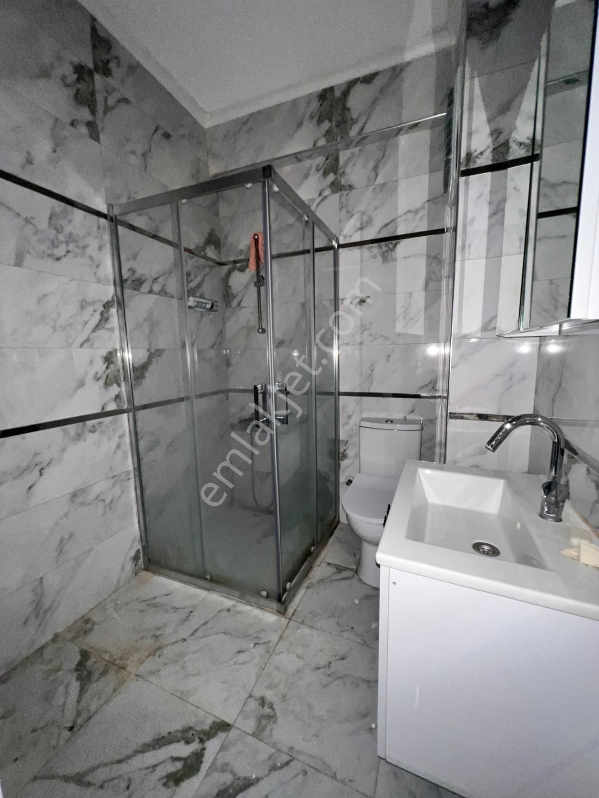 Kaçmaz'dan Tek Yetkili Altıntepe'de Merkezi Konum'da Ara Kat Ferah 2+1 - Görsel 22