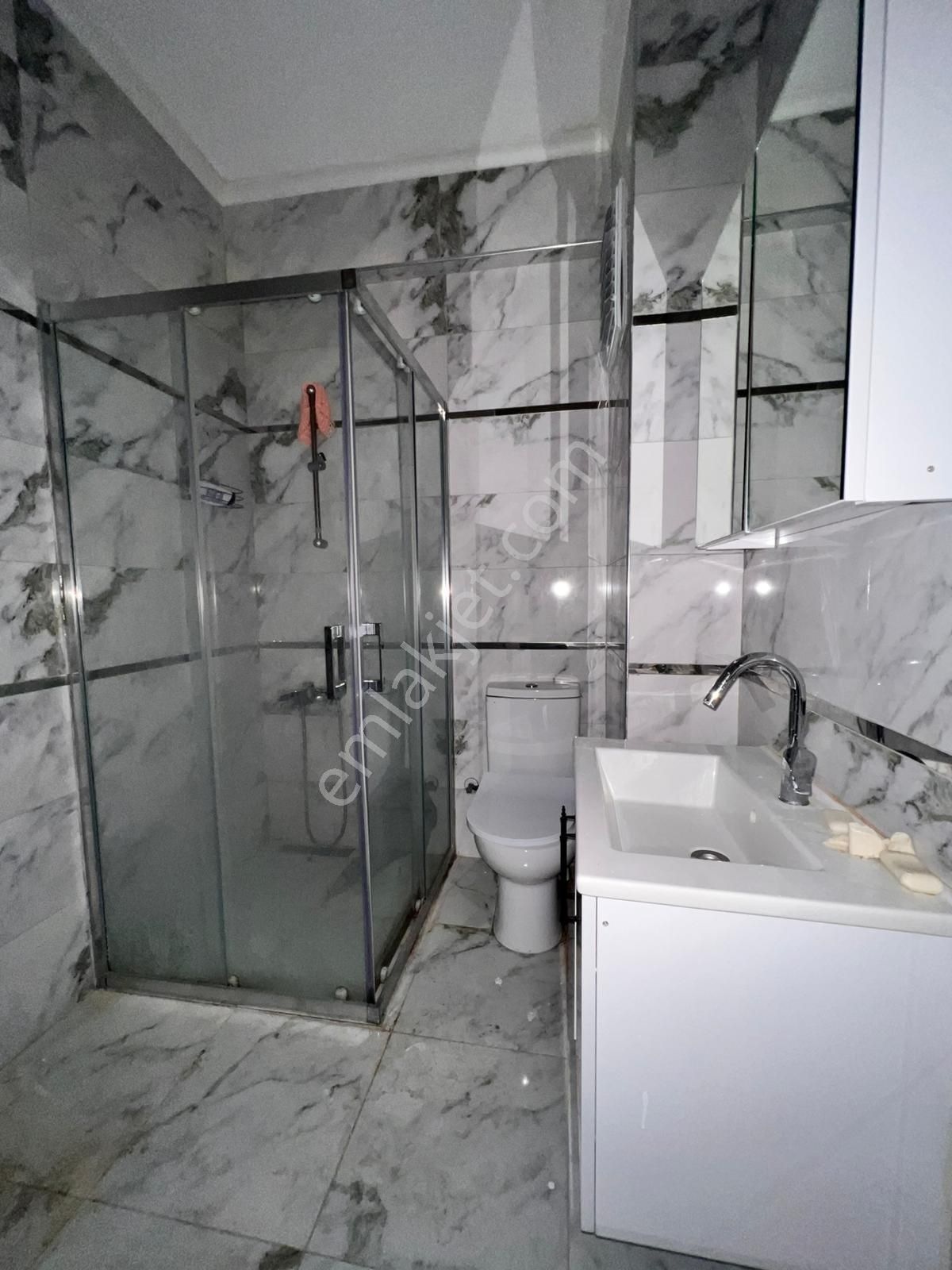 Kaçmaz'dan Tek Yetkili Altıntepe'de Merkezi Konum'da Ara Kat Ferah 2+1 - Görsel 26