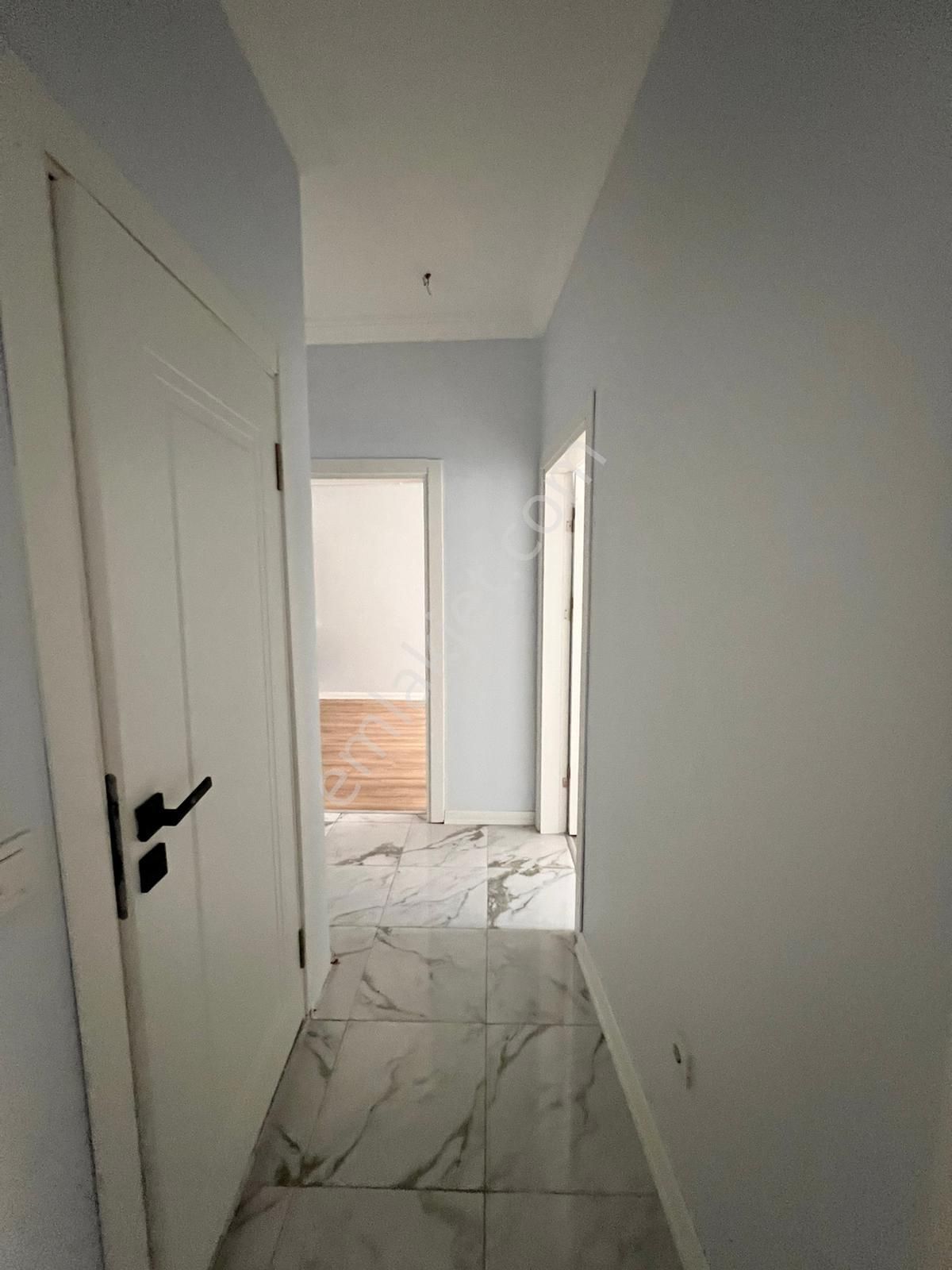 Kaçmaz'dan Tek Yetkili Altıntepe'de Merkezi Konum'da Ara Kat Ferah 2+1 - Görsel 17