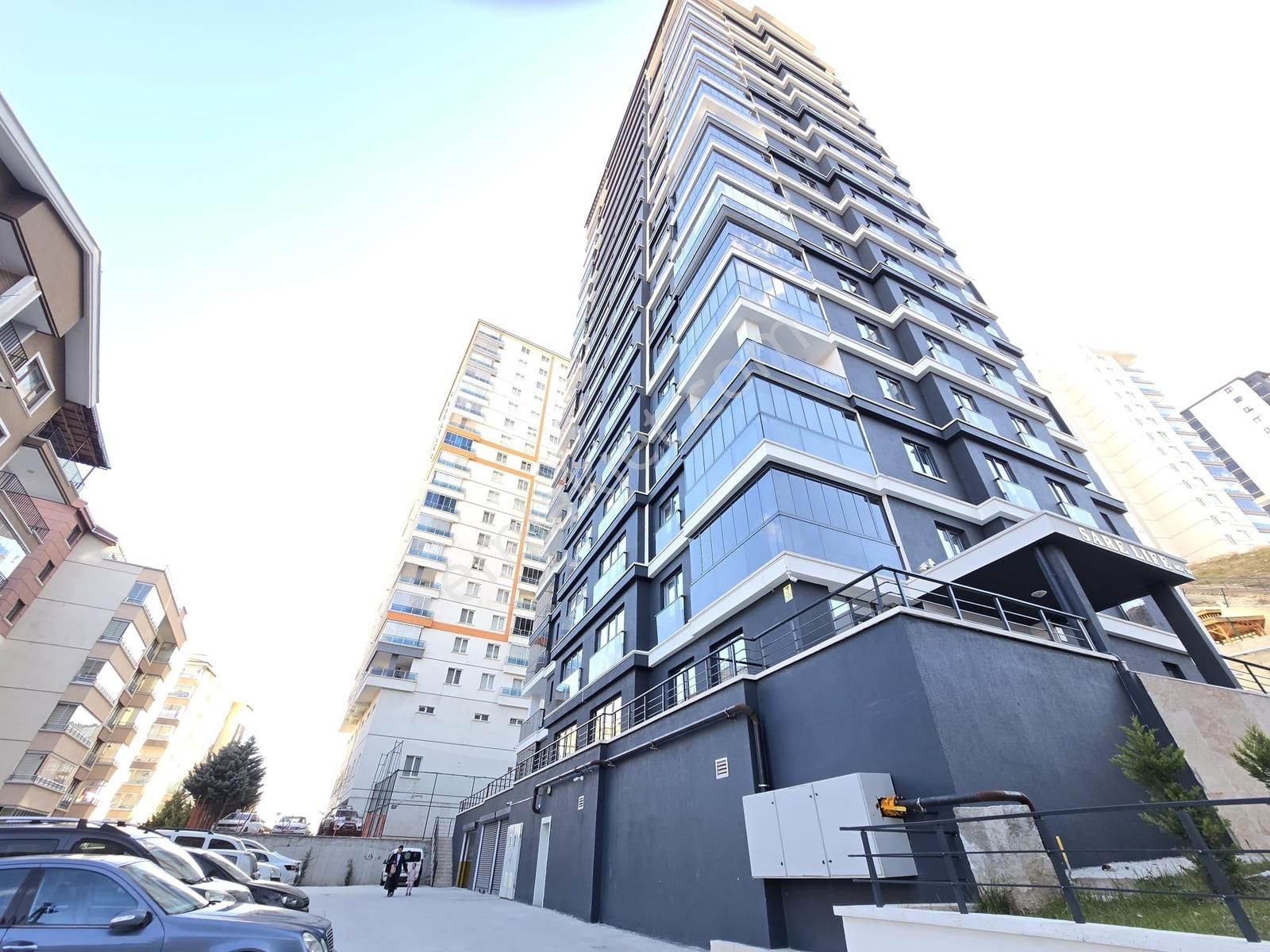 Seval Caddesi Paraleli Sıfır Bina Teras Balkonlu Geniş 4+1 Daire - Görsel 17