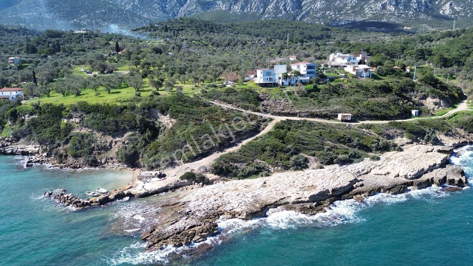 Karaburun Boyabağı'nda Denize Sıfır 2+1 Eşyalı Daire - Görsel 18