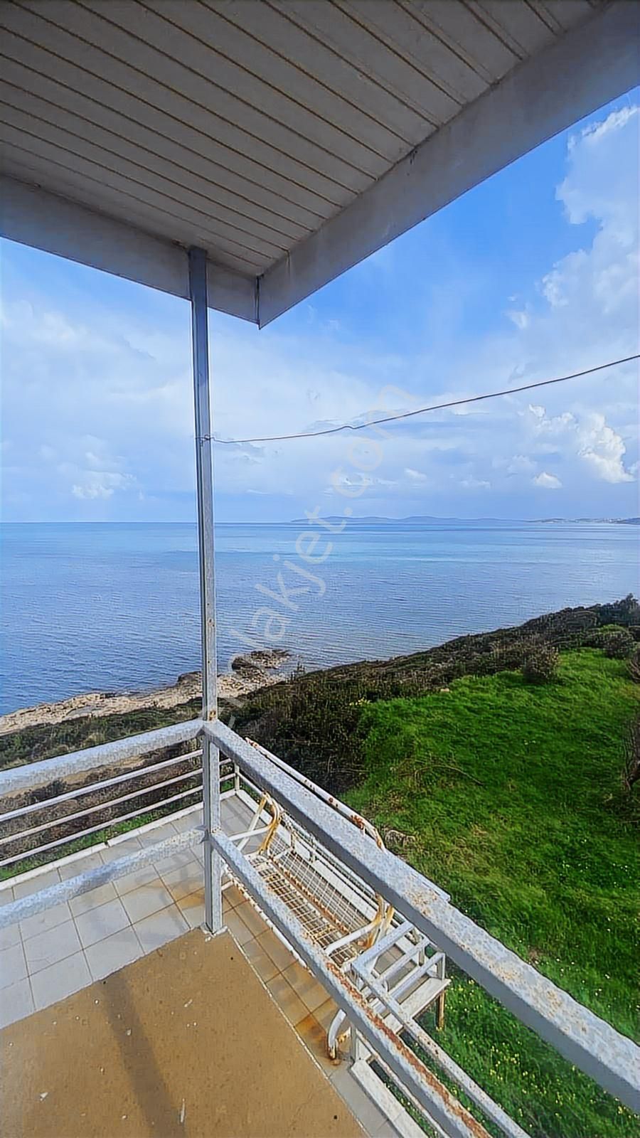 Karaburun Boyabağı'nda Denize Sıfır 2+1 Eşyalı Daire - Görsel 21
