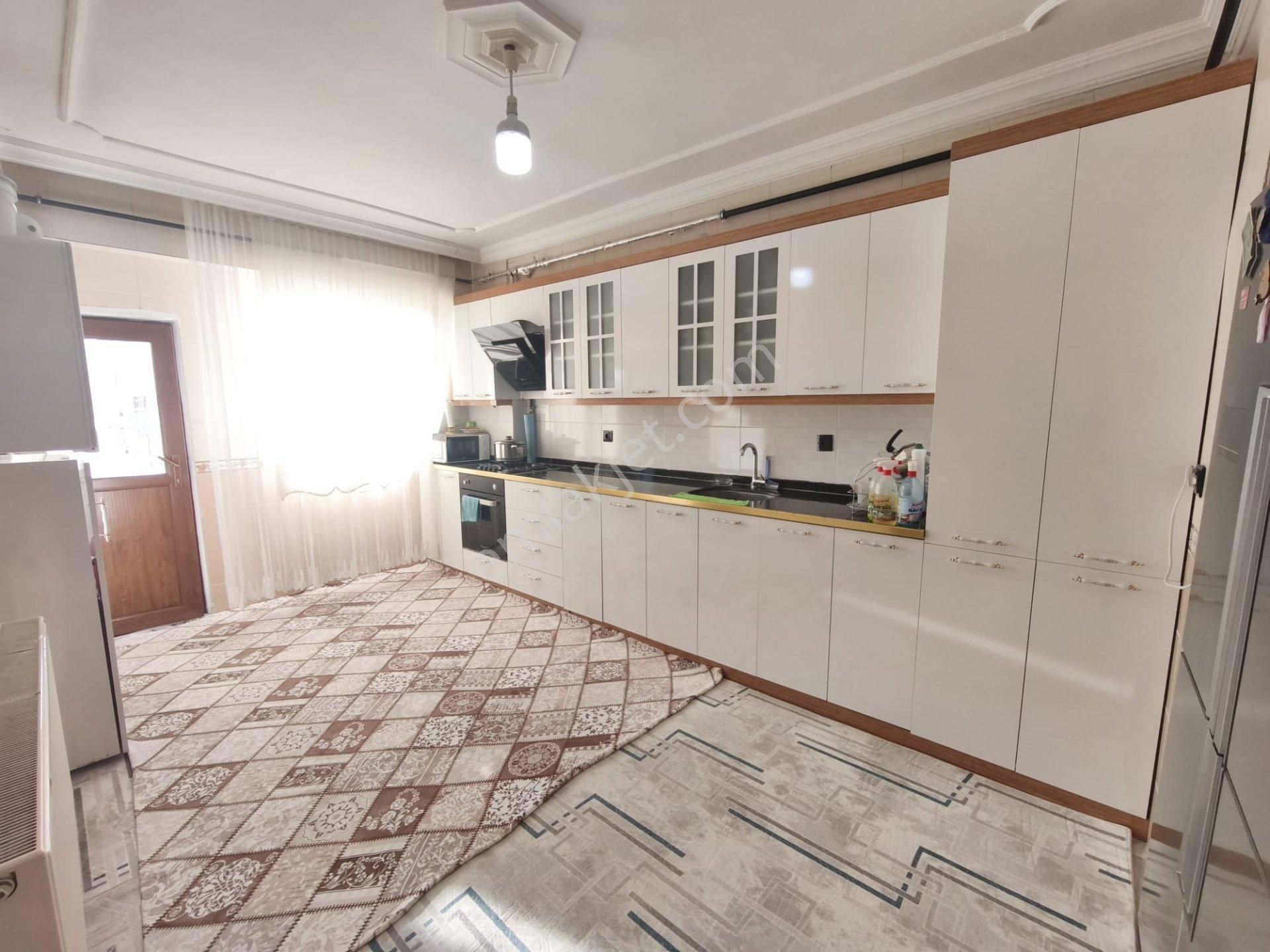 Makro Life Gayrimenkul'den Satılık Tesisler Kavşağı Civarı 3+1 Daire