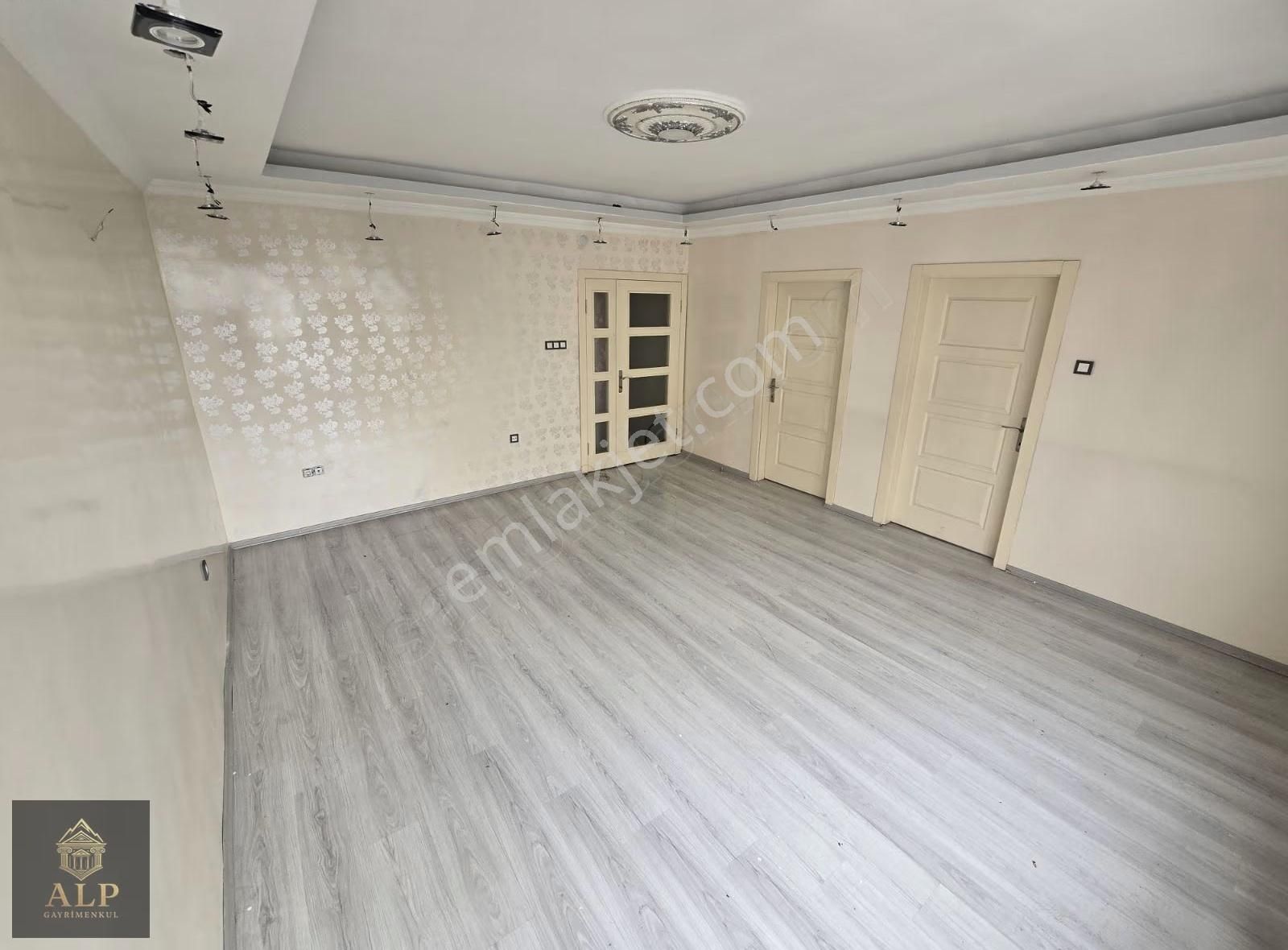 Alp Gayrimenkul'den Cemre Parkı Karşısı Full Yapılı Kiralık