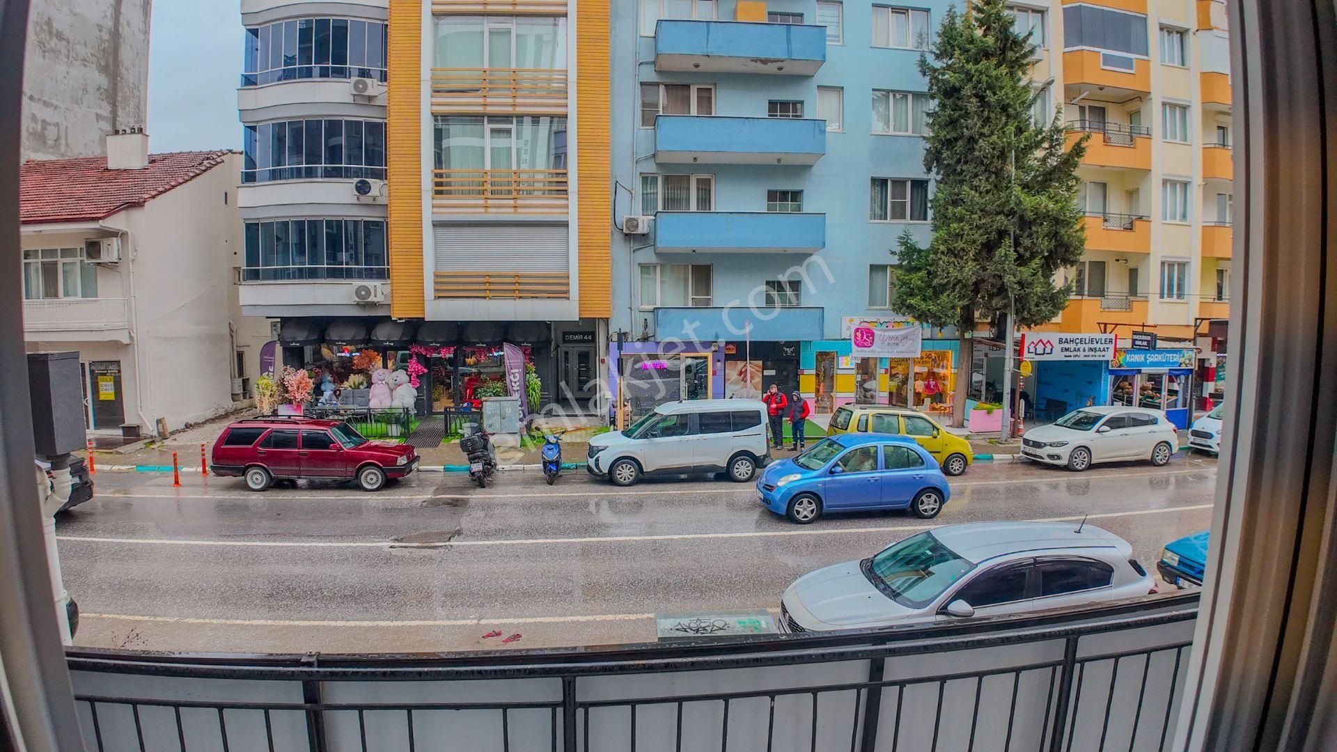 Century21 Loca'dan Bahçelievler'de Konut Ve Ofise Uygun Daire - Görsel 7