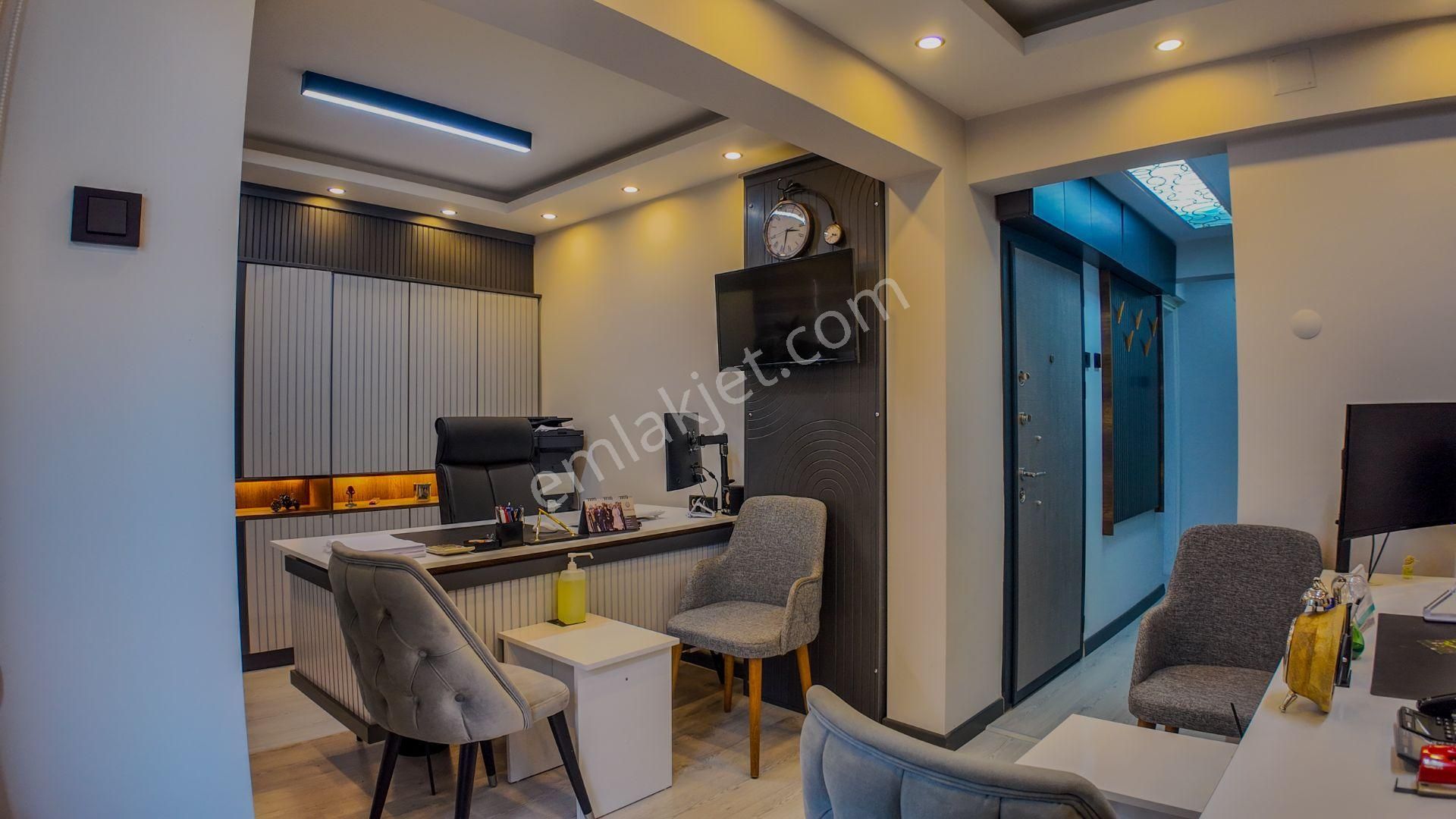 Century21 Loca'dan Bahçelievler'de Konut Ve Ofise Uygun Daire - Görsel 2