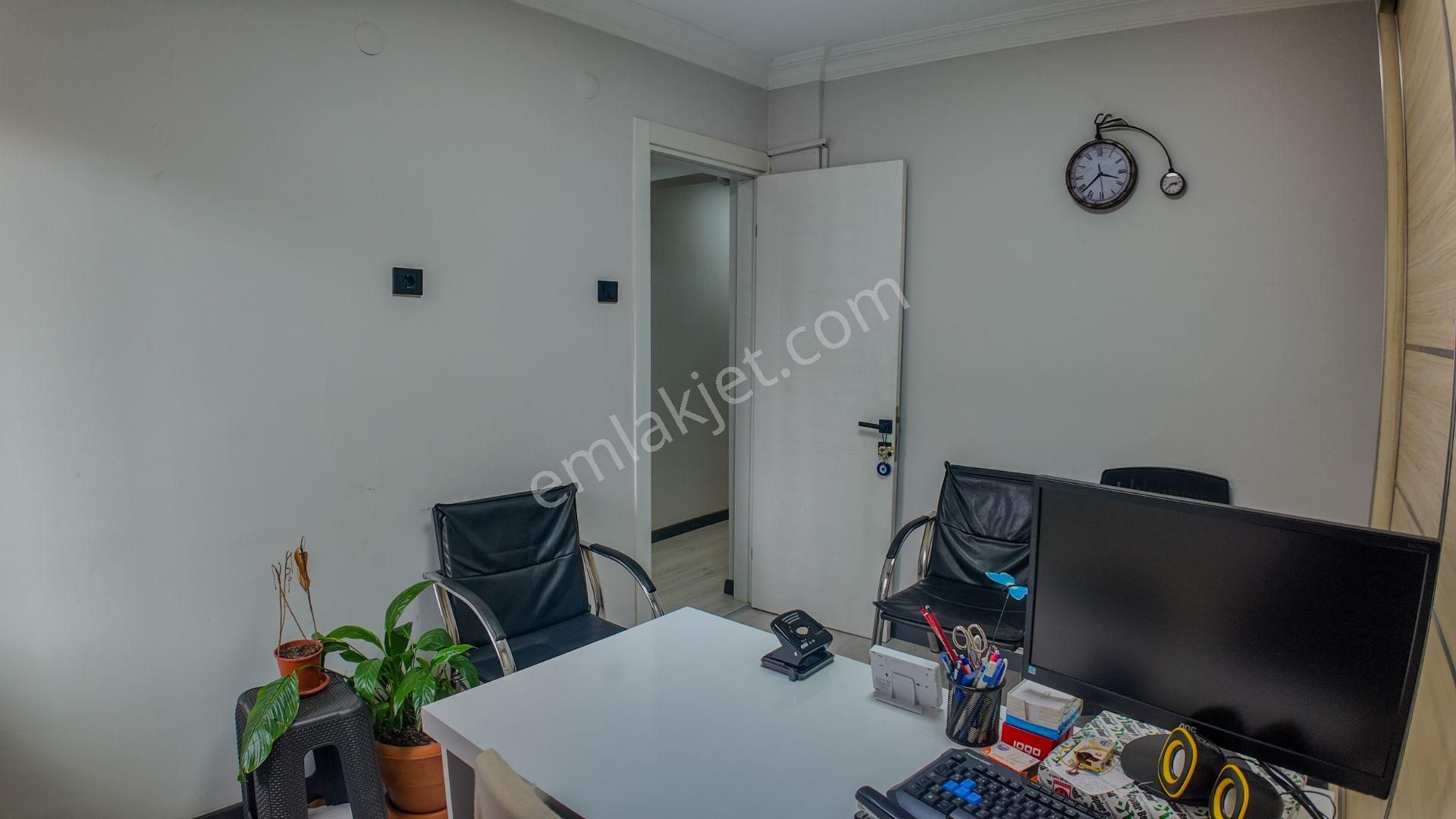 Century21 Loca'dan Bahçelievler'de Konut Ve Ofise Uygun Daire - Görsel 15