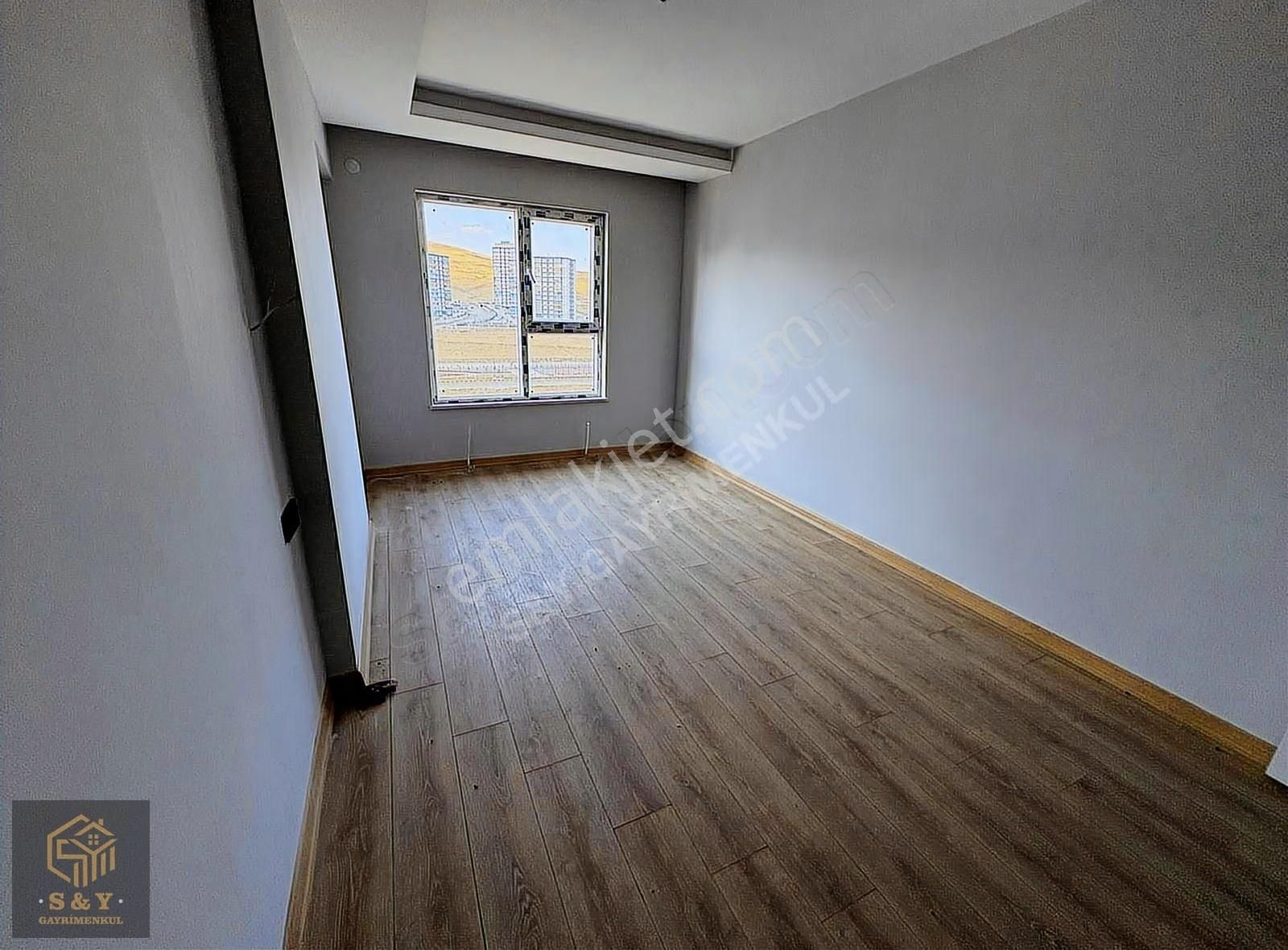 Mevlana Mah. Metro Yakını 3+1 Üs Kat Cadde Ve Park Cepheli Daire - Görsel 3