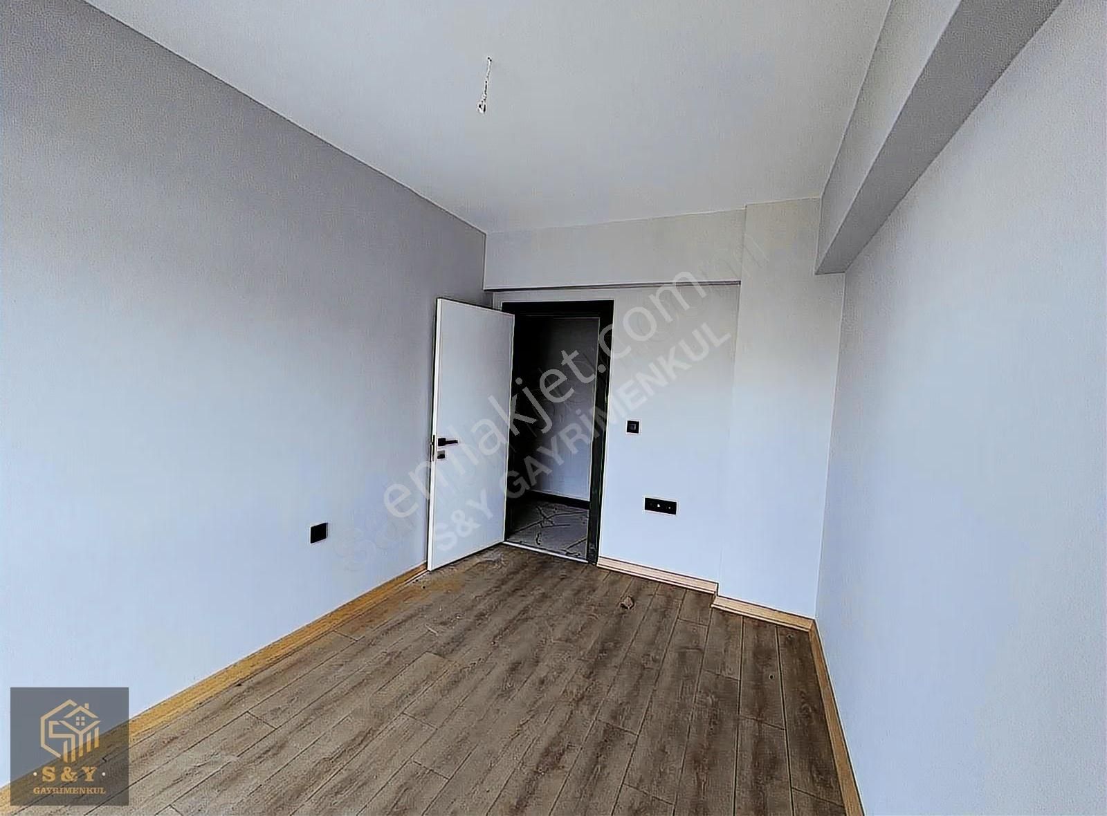 Mevlana Mah. Metro Yakını 3+1 Üs Kat Cadde Ve Park Cepheli Daire - Görsel 15