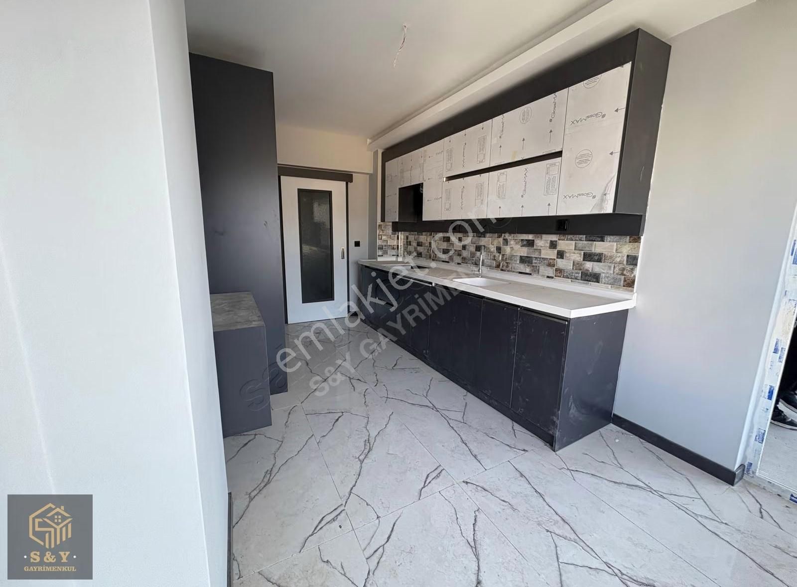 Mevlana Mah. Metro Yakını 3+1 Üs Kat Cadde Ve Park Cepheli Daire - Görsel 18