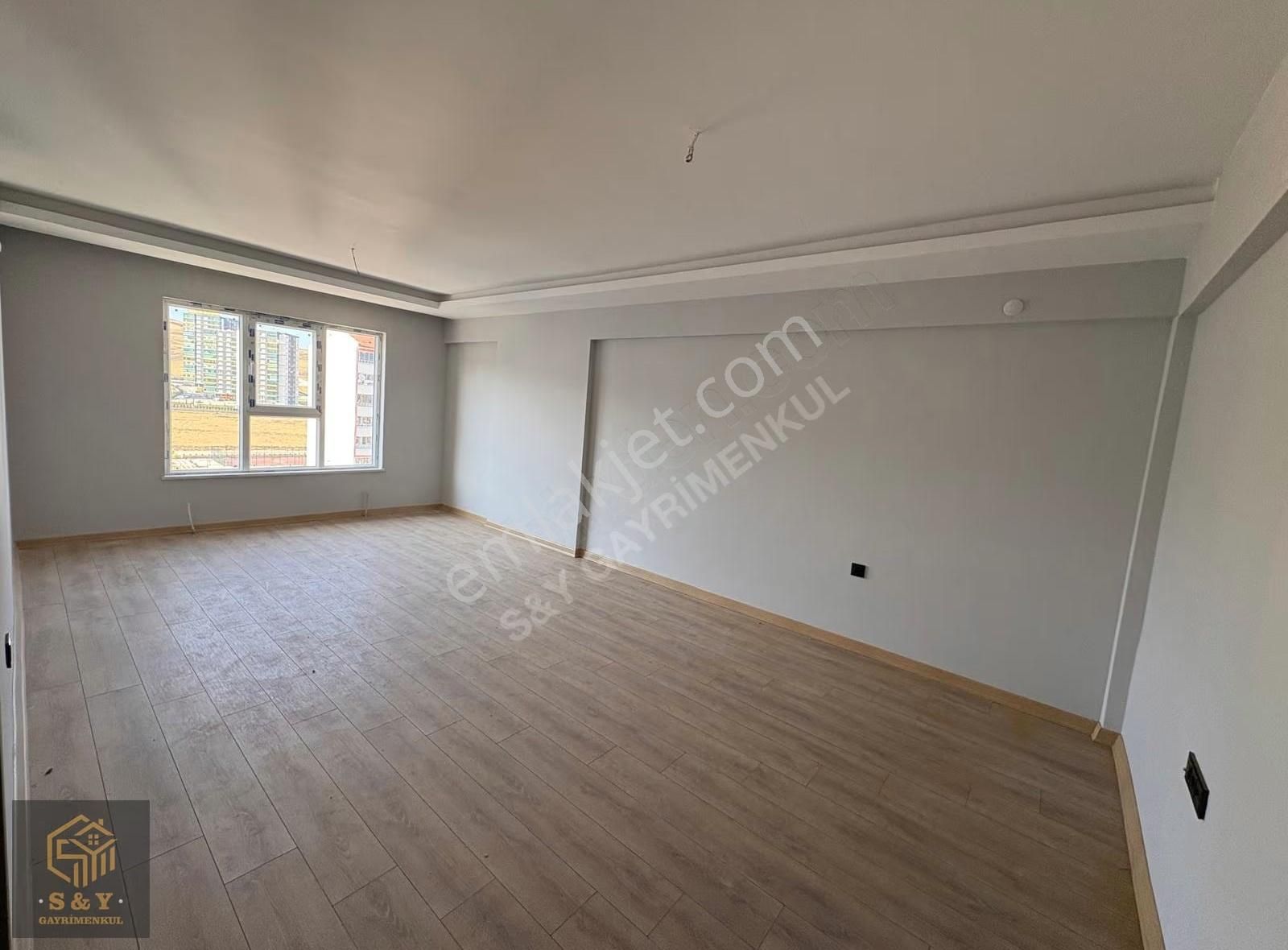 Mevlana Mah. Metro Yakını 3+1 Üs Kat Cadde Ve Park Cepheli Daire - Görsel 19