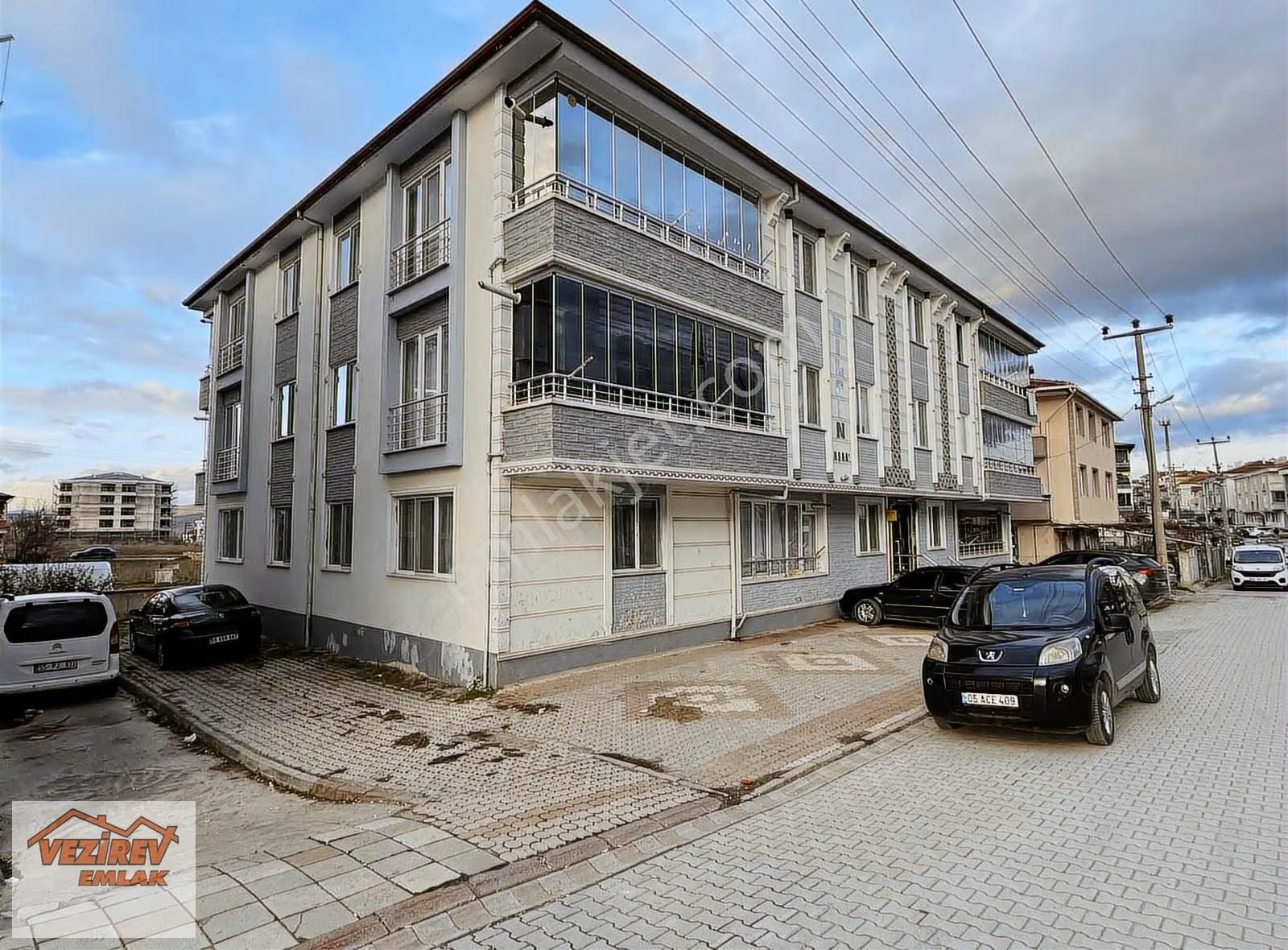 Vezirev Emlak'tan Taşkale Mahallesinde 2+1 Satılık Daire