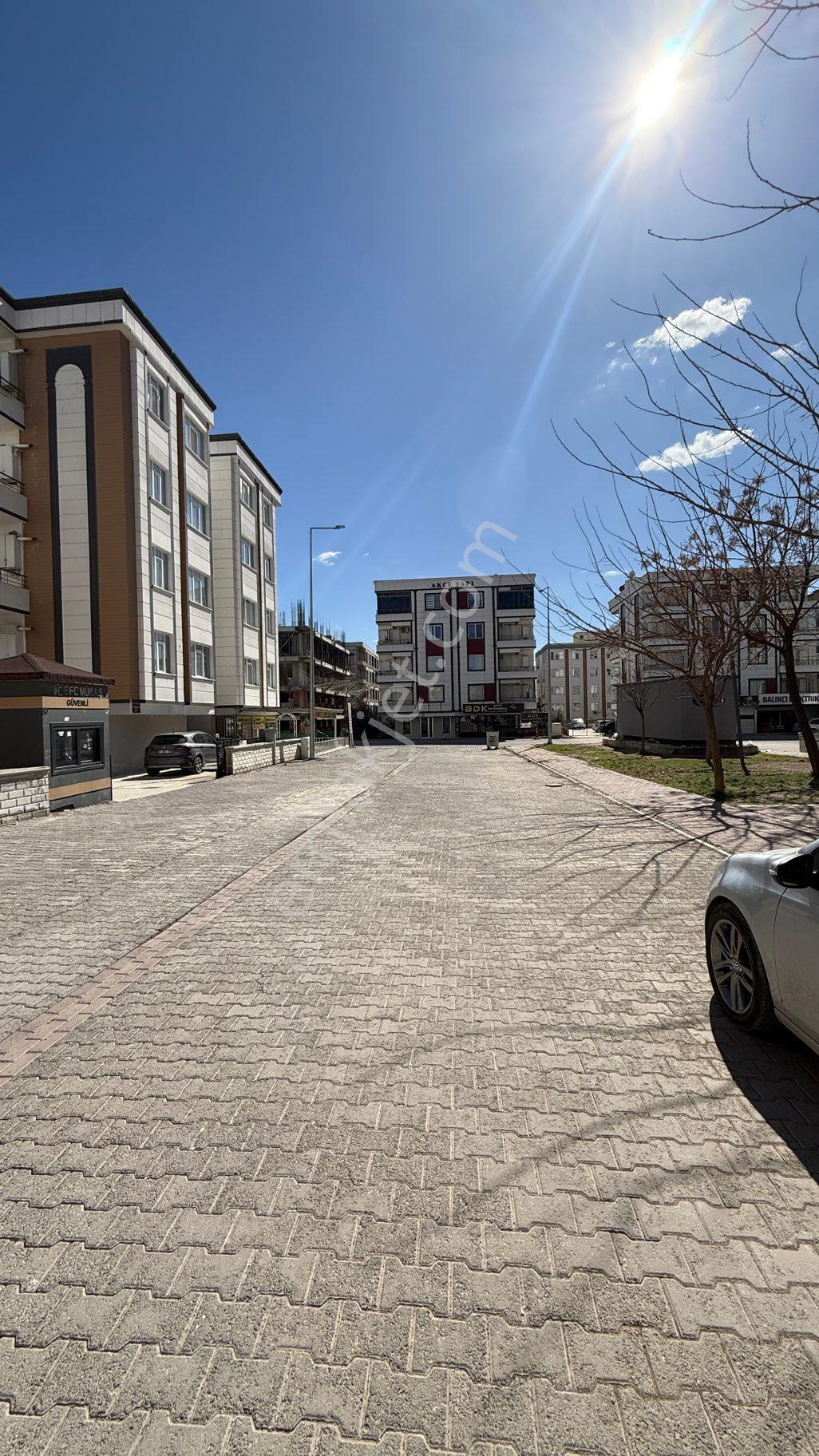 Akdem Emlaktan Kiralık Eşyasız 2+1 Daire - Görsel 3