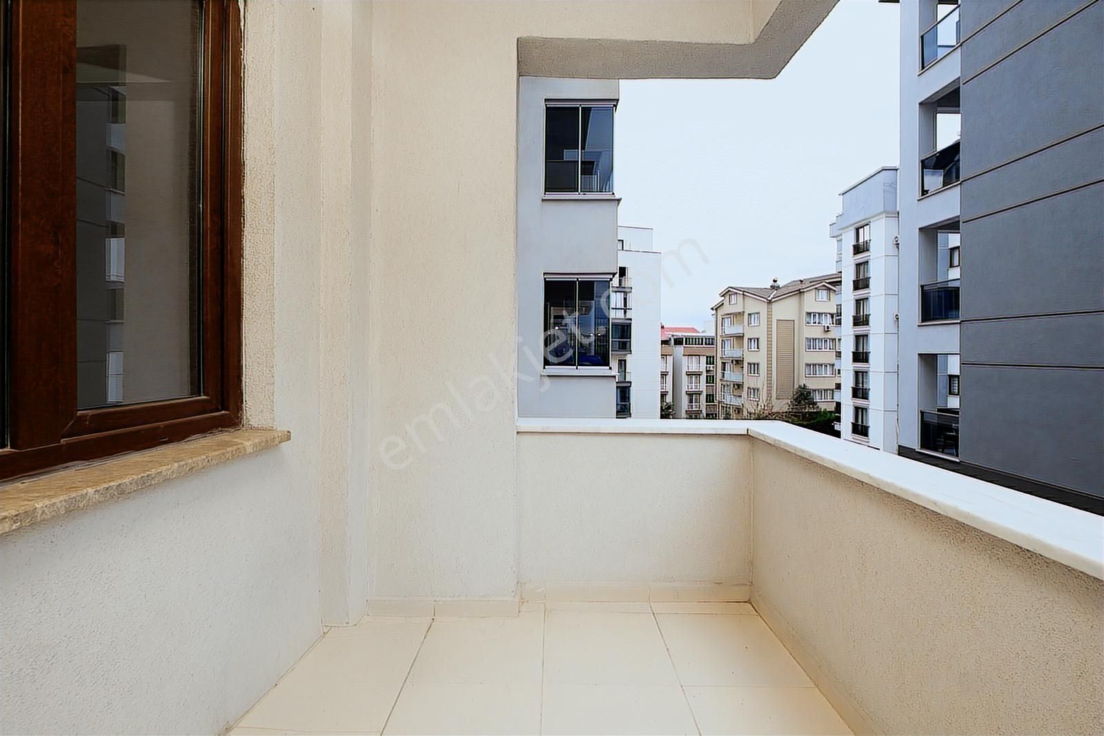 Remax Advantage'dan Balatta Merkezi Konumda Geniş Arakat Boş 3+1 - Görsel 15