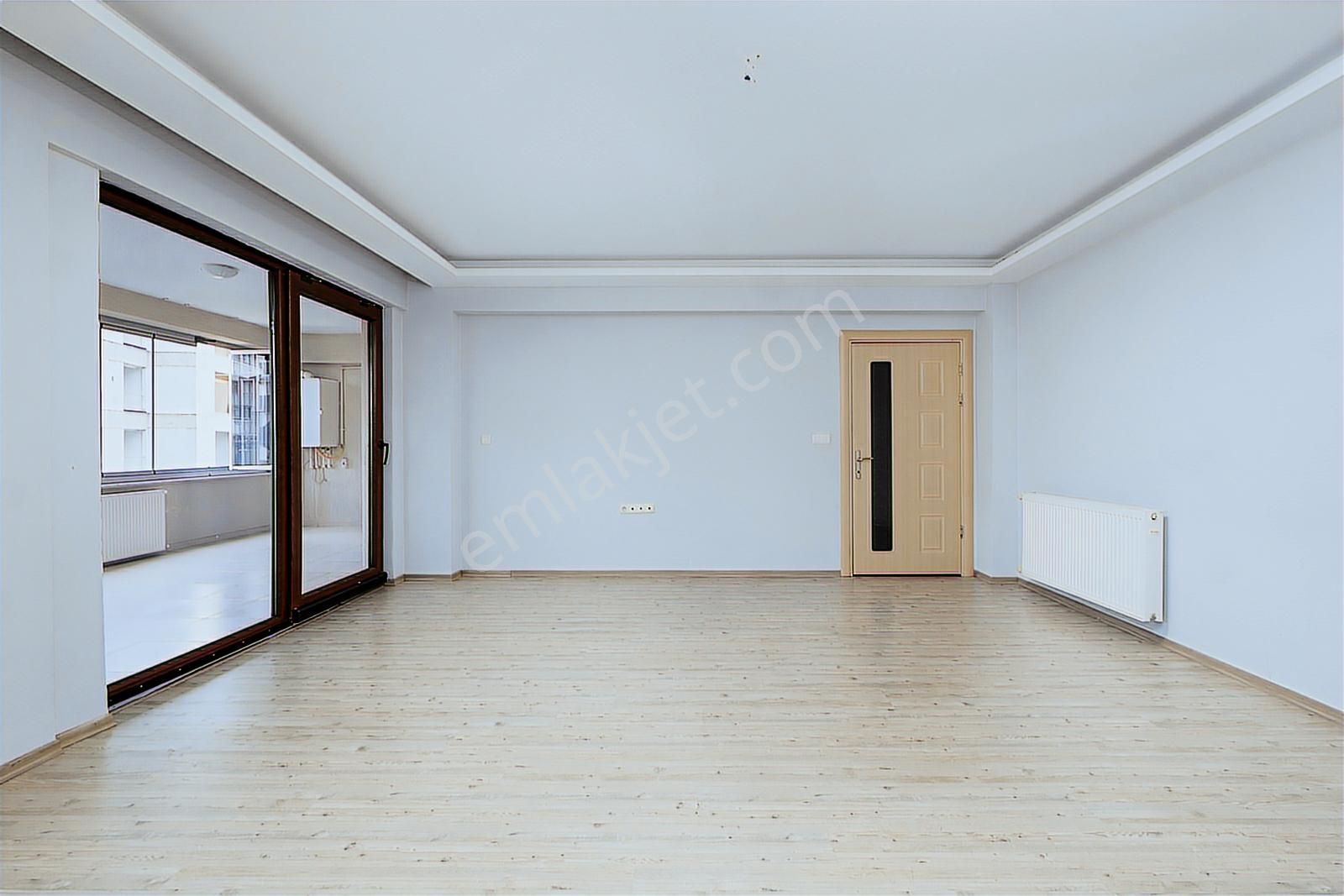 Remax Advantage'dan Balatta Merkezi Konumda Geniş Arakat Boş 3+1 - Görsel 3