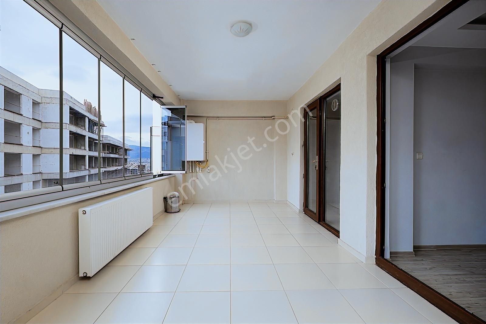 Remax Advantage'dan Balatta Merkezi Konumda Geniş Arakat Boş 3+1 - Görsel 5