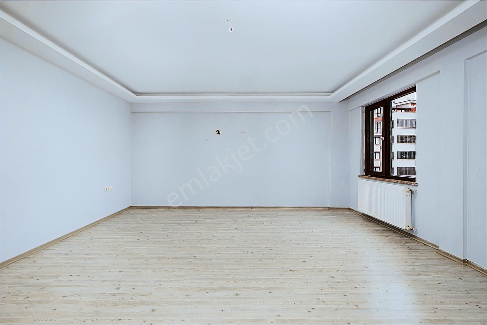 Remax Advantage'dan Balatta Merkezi Konumda Geniş Arakat Boş 3+1 - Görsel 2