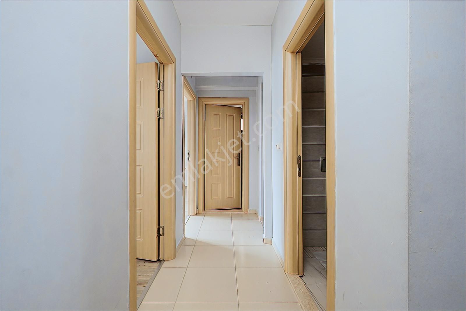 Remax Advantage'dan Balatta Merkezi Konumda Geniş Arakat Boş 3+1 - Görsel 24