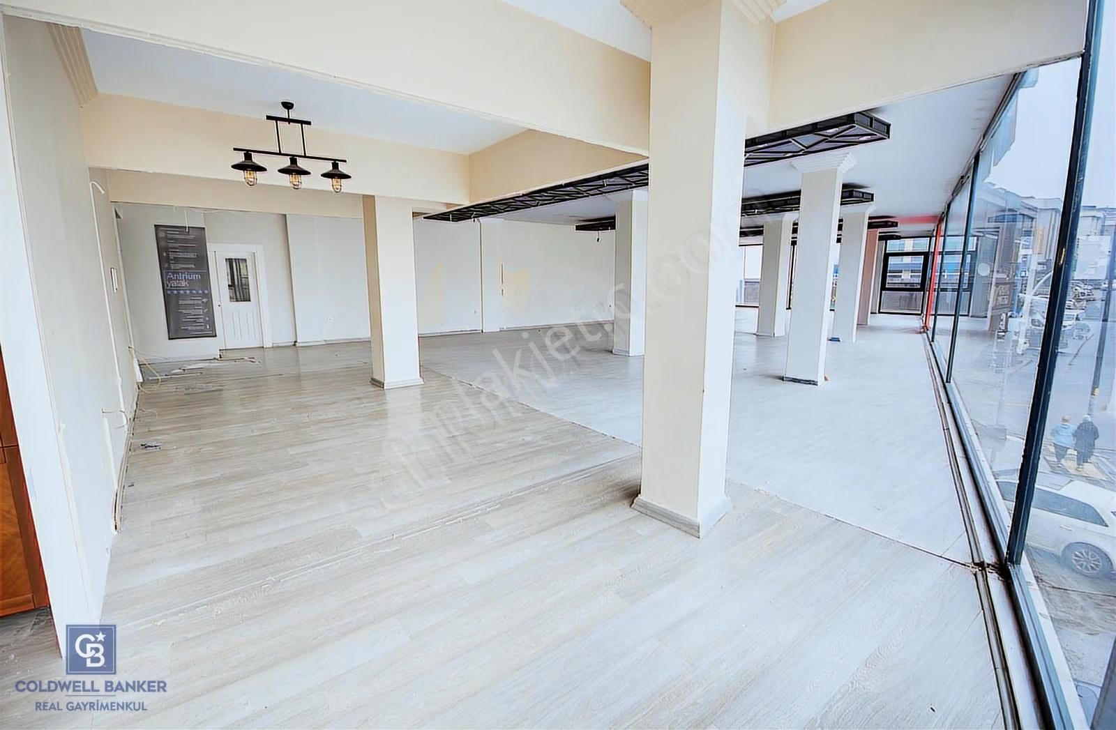 Ümraniye Modoko Yanı 1.100 M² Kiralık Cadde Mağazası - Görsel 2