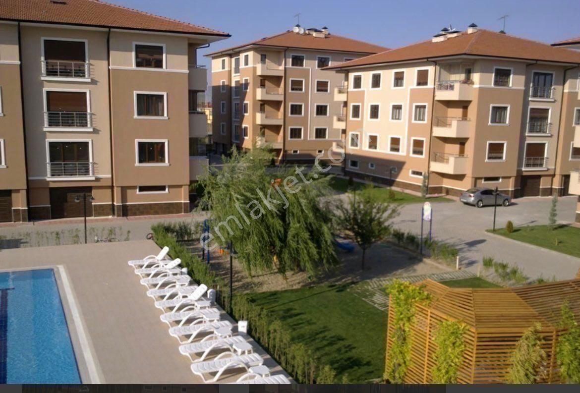 Batıkent Bahçeşehir Koleji Karşısında Havuzlu Sitede Kiralık 4+1