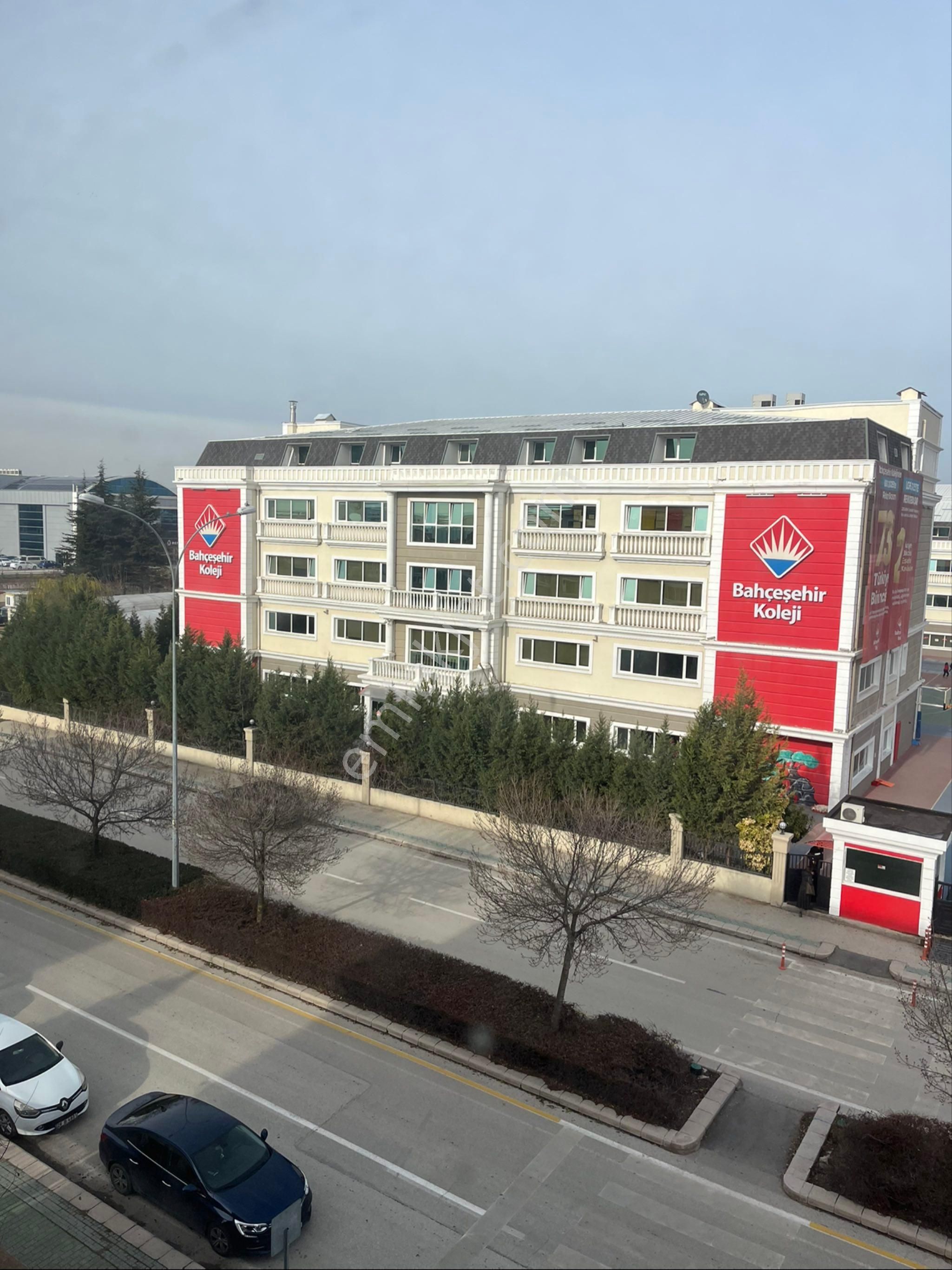 Batıkent Bahçeşehir Koleji Karşısında Havuzlu Sitede Kiralık 4+1 - Görsel 6