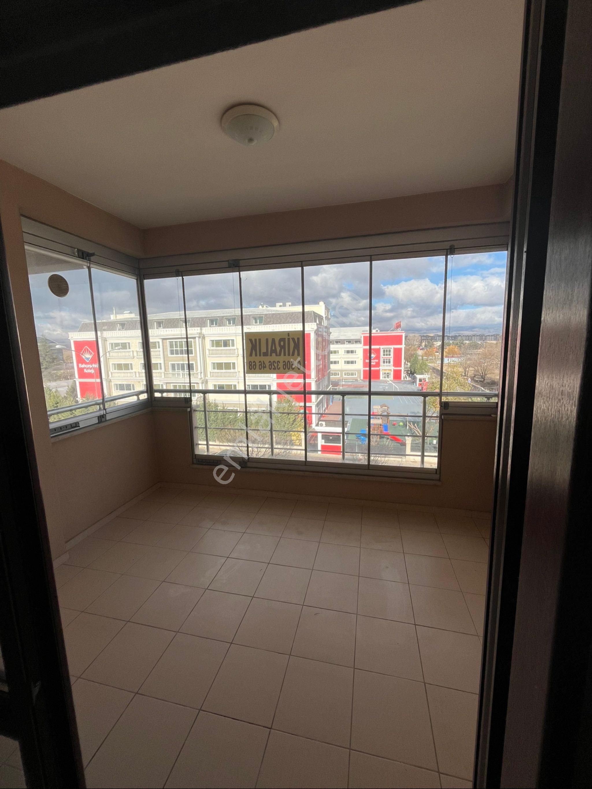 Batıkent Bahçeşehir Koleji Karşısında Havuzlu Sitede Kiralık 4+1 - Görsel 9