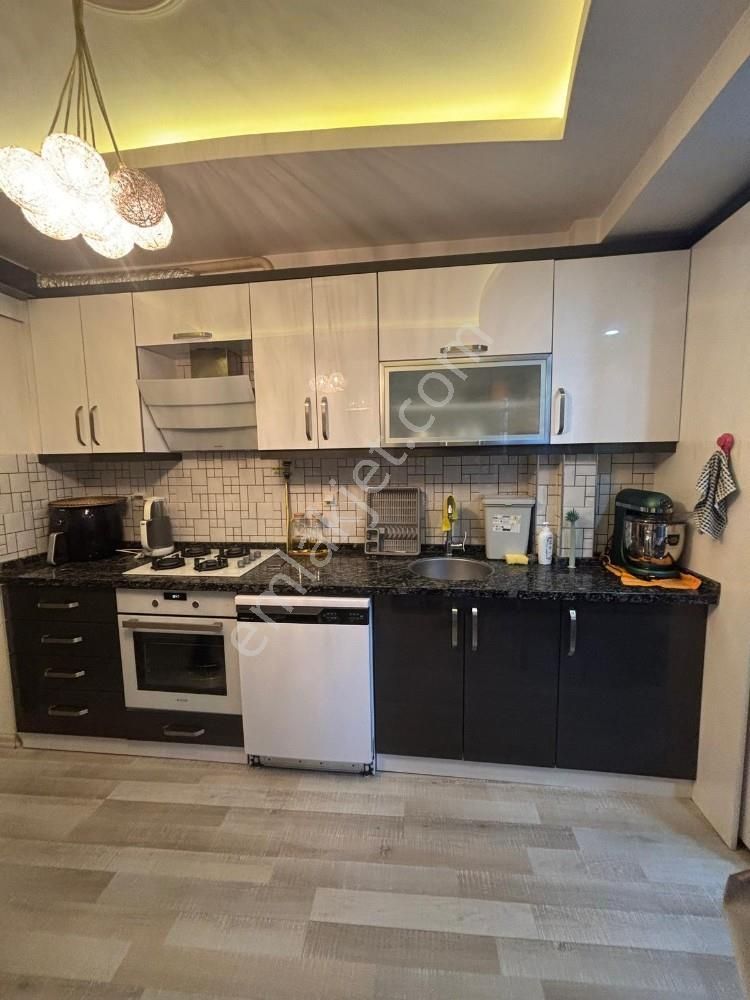 Hürriyet Mah. 120m2 Ebeveyn Banyolu Arakat 3+1 Satılık Daire - Görsel 3