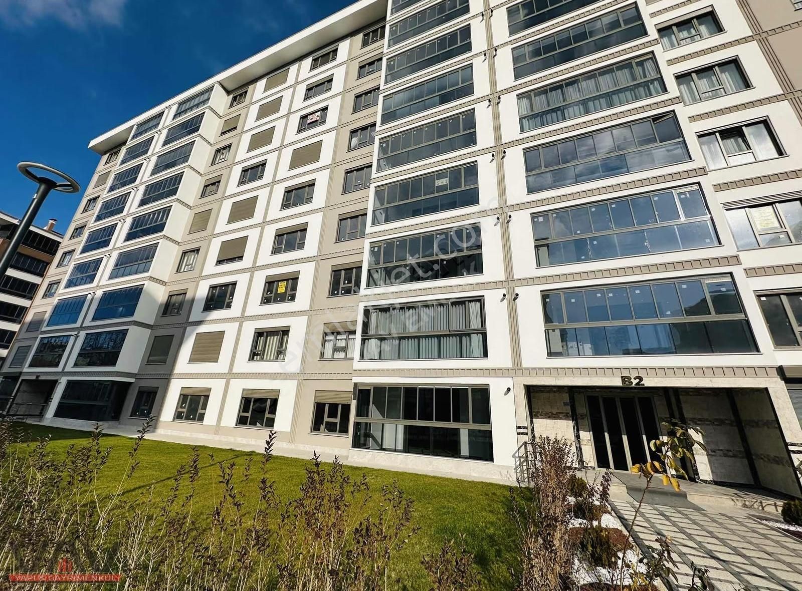 Beyşehir Yolu Yanı Cihanbahçe Konaklarında Satılık 4.5+1 Daire