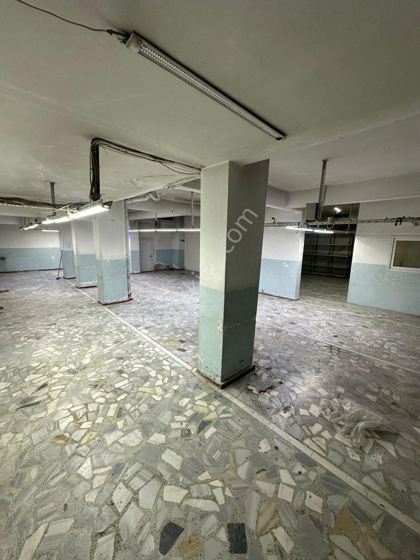 Arı Emlaktan 245 M2 Dükkan - Görsel 14