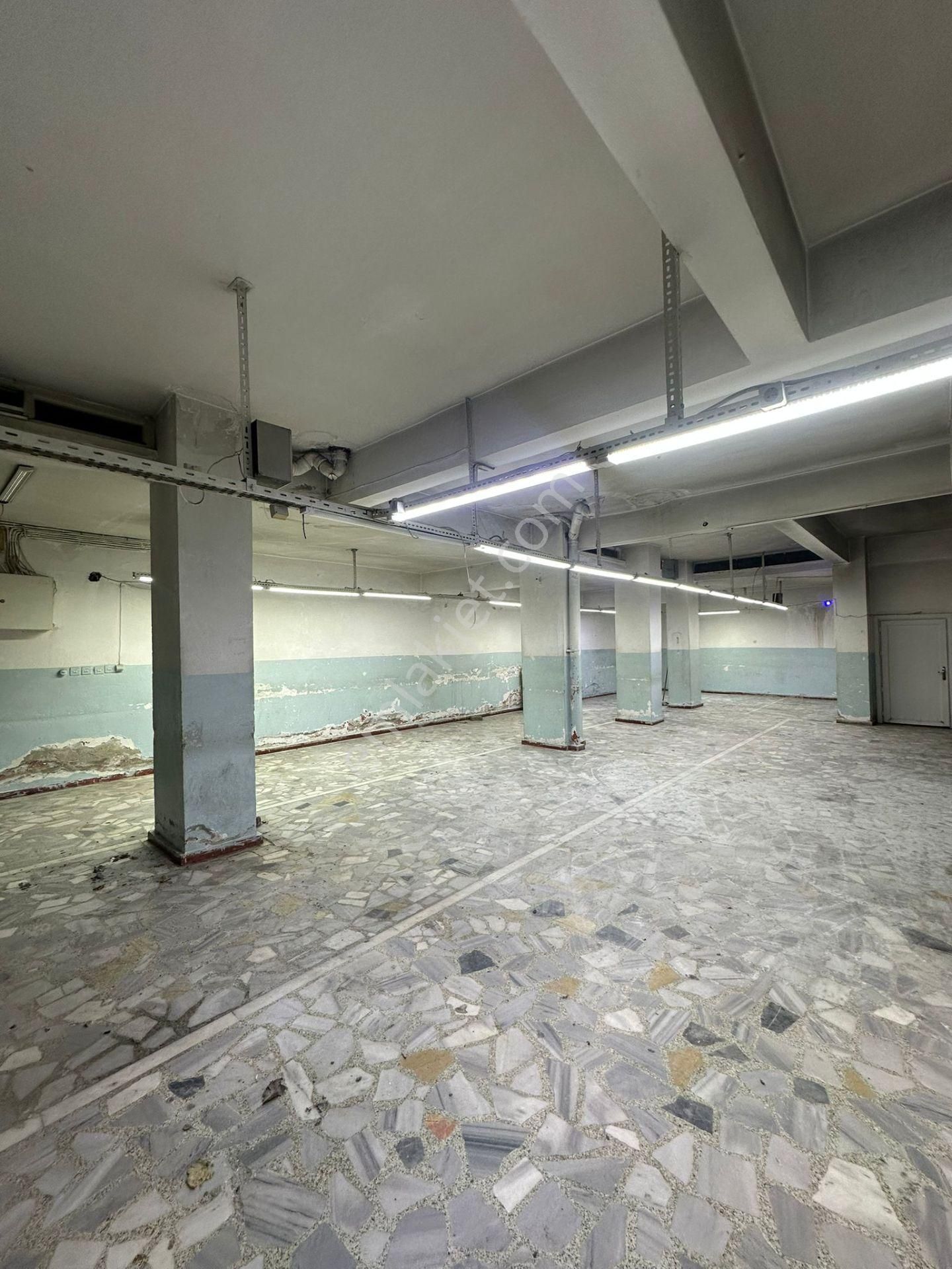 Arı Emlaktan 245 M2 Dükkan - Görsel 3