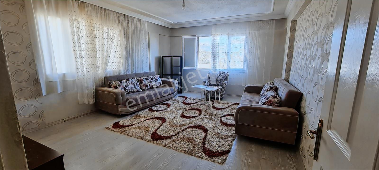 2+1 Arakat Kapalı Mutfak Kiralık Daire