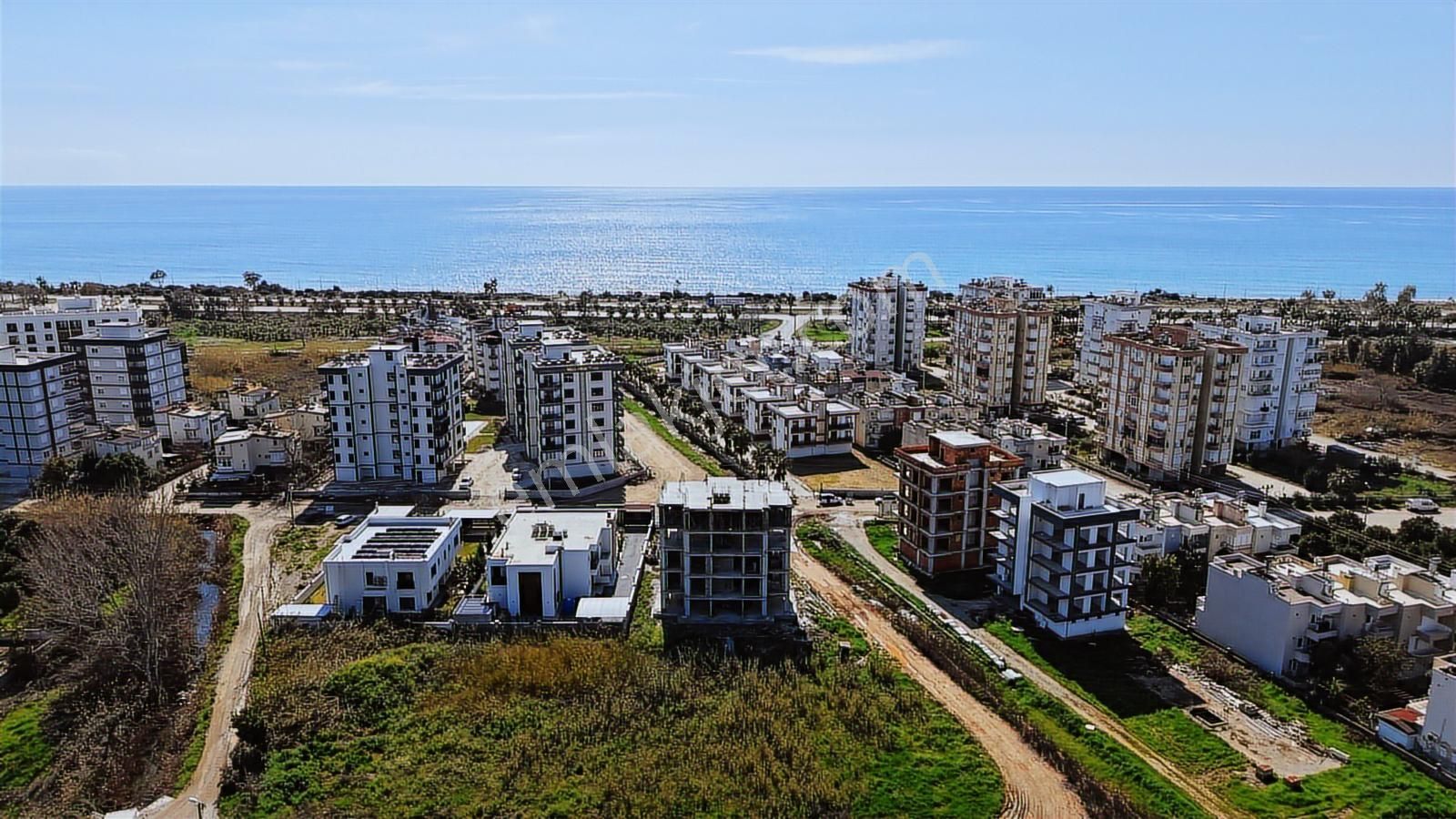 Gökhan Gökdemir'den Deniz Manzaralı Satılık 1+1 Daireler