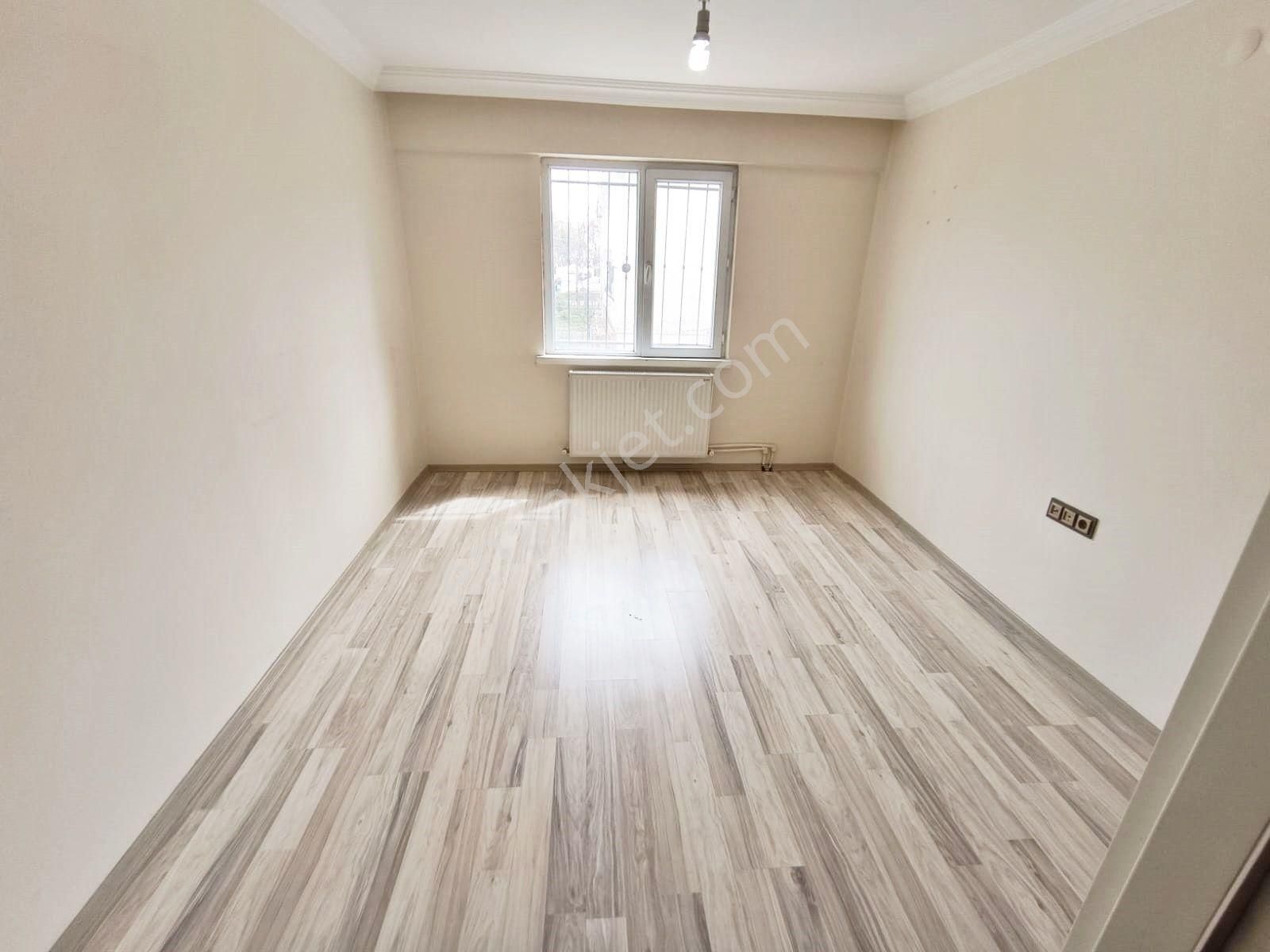 Sincan Pınarbaşı Mhde 3+1 Yüksek Giriş Kat Konumda Yapılı Ebeveyn Banyolu Daire - Görsel 18