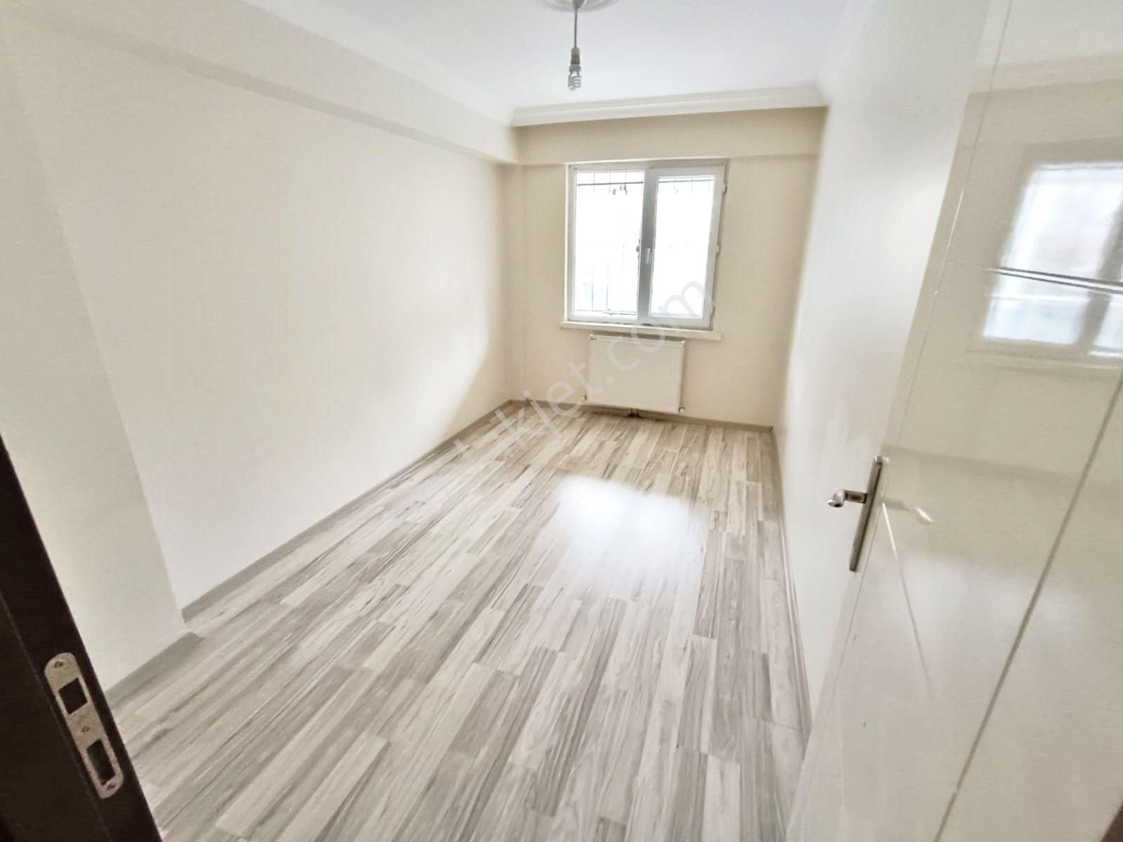 Sincan Pınarbaşı Mhde 3+1 Yüksek Giriş Kat Konumda Yapılı Ebeveyn Banyolu Daire - Görsel 15