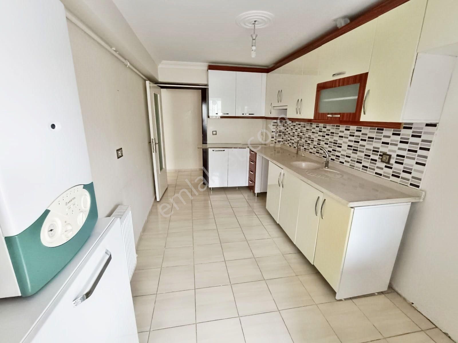 Sincan Pınarbaşı Mhde 3+1 Yüksek Giriş Kat Konumda Yapılı Ebeveyn Banyolu Daire - Görsel 4