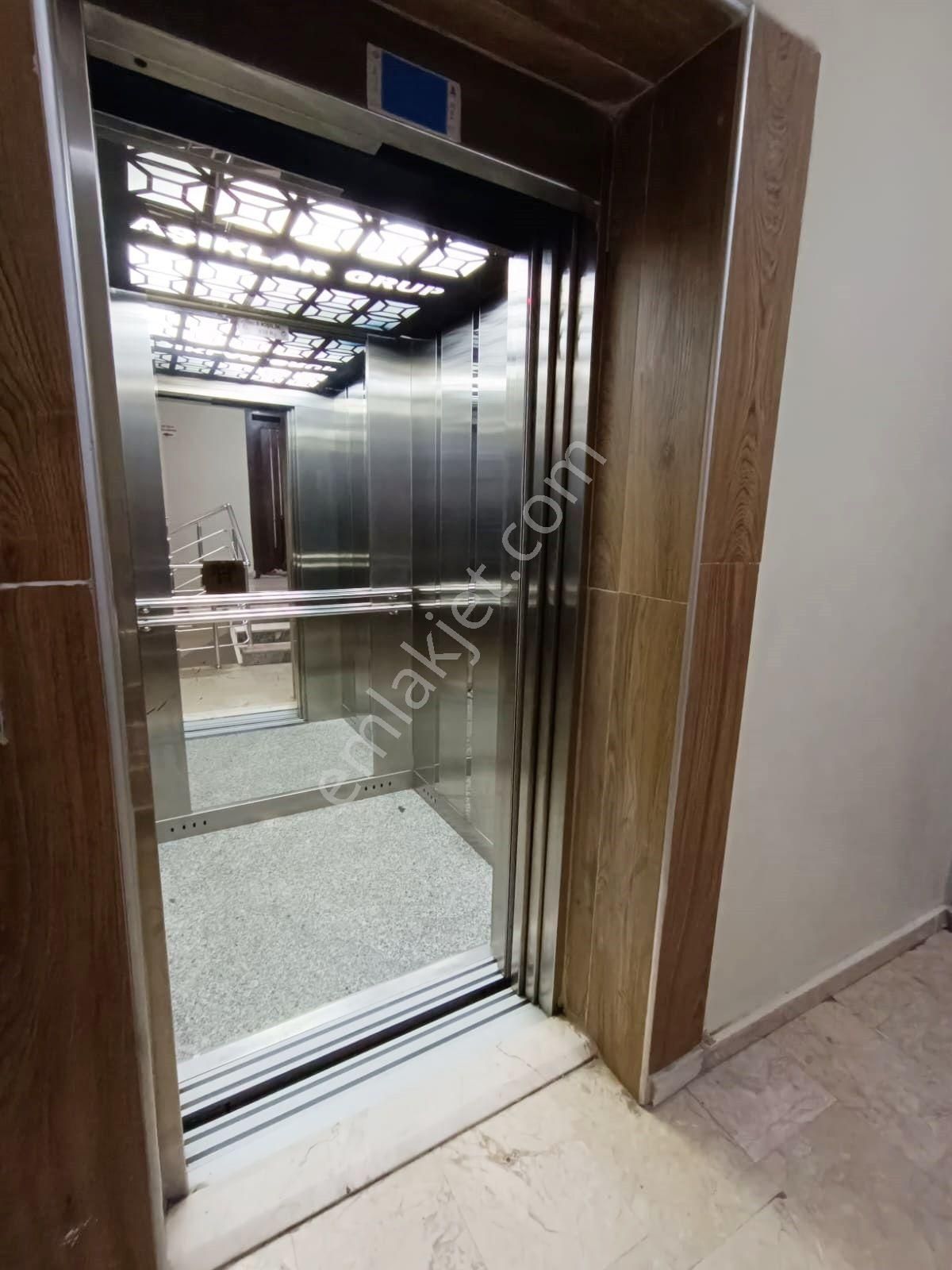 Sincan Pınarbaşı Mhde 3+1 Yüksek Giriş Kat Konumda Yapılı Ebeveyn Banyolu Daire - Görsel 35