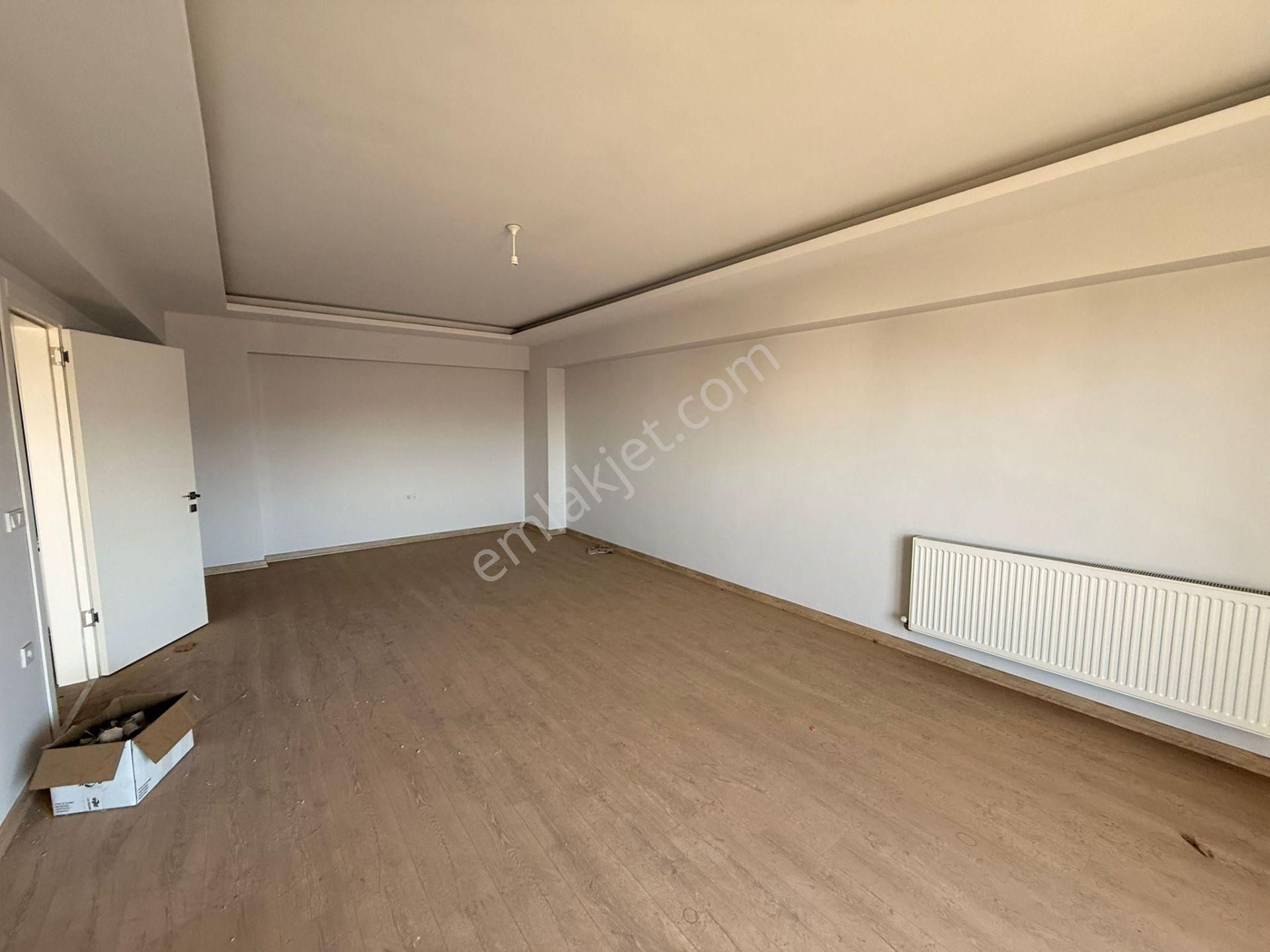 Manisa Alaşehir Alper Gayrimenkulden Kurtuluş Mah. Deniz Park Evleri 3+1 165m2 - Görsel 8