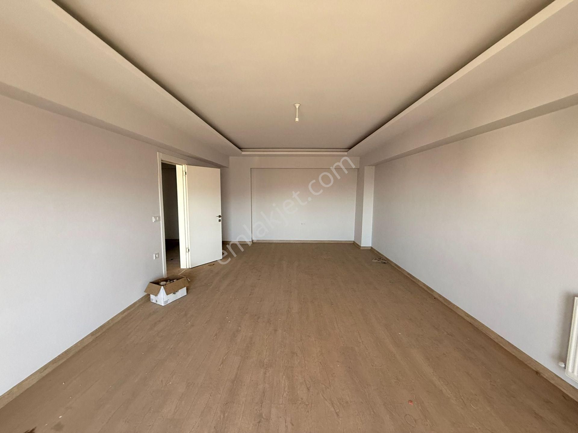 Manisa Alaşehir Alper Gayrimenkulden Kurtuluş Mah. Deniz Park Evleri 3+1 165m2 - Görsel 7