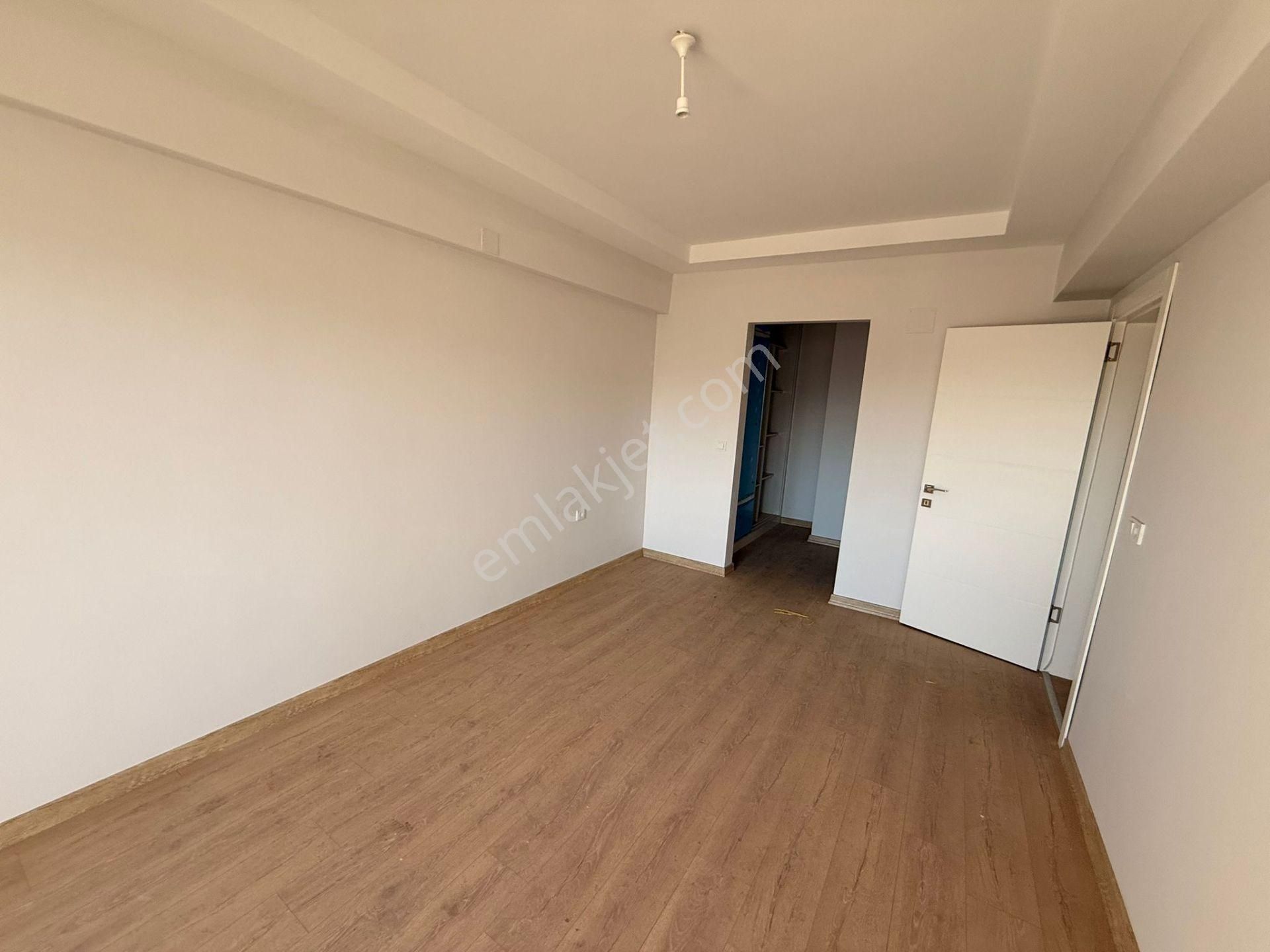 Manisa Alaşehir Alper Gayrimenkulden Kurtuluş Mah. Deniz Park Evleri 3+1 165m2 - Görsel 23