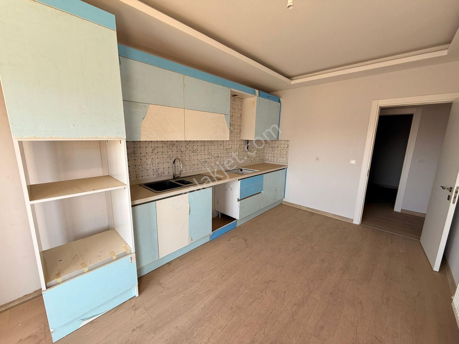 Manisa Alaşehir Alper Gayrimenkulden Kurtuluş Mah. Deniz Park Evleri 3+1 165m2 - Görsel 16