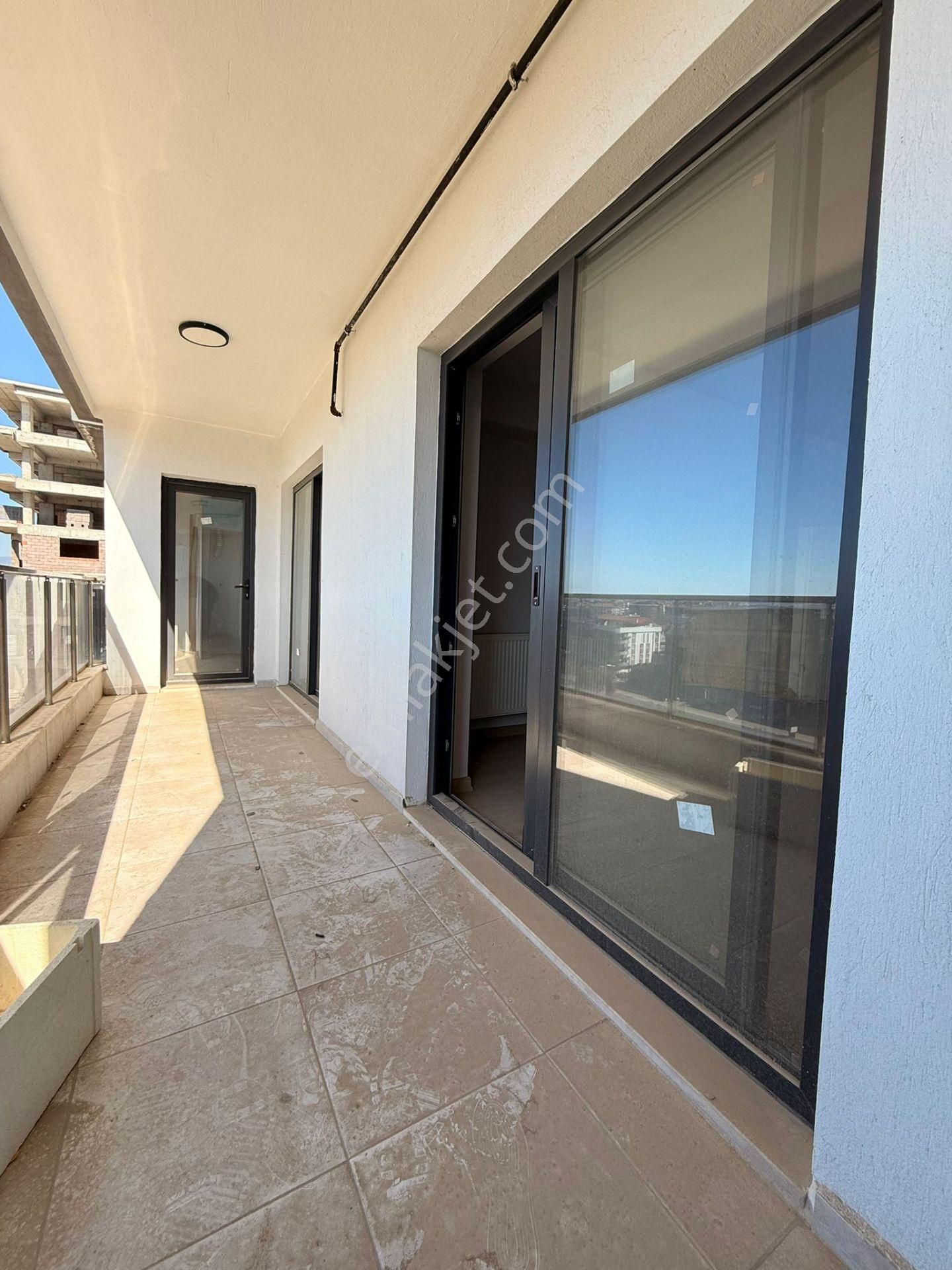 Manisa Alaşehir Alper Gayrimenkulden Kurtuluş Mah. Deniz Park Evleri 3+1 165m2 - Görsel 10