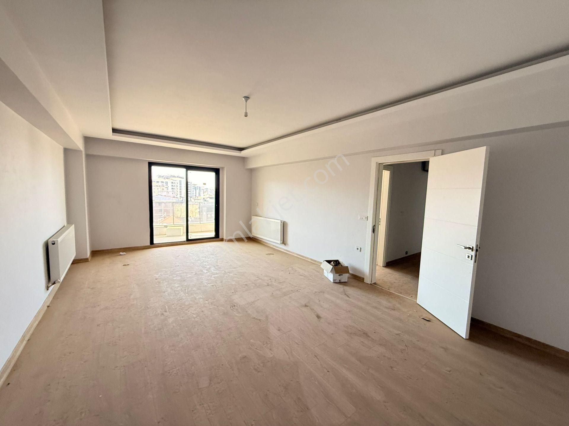 Manisa Alaşehir Alper Gayrimenkulden Kurtuluş Mah. Deniz Park Evleri 3+1 165m2 - Görsel 6